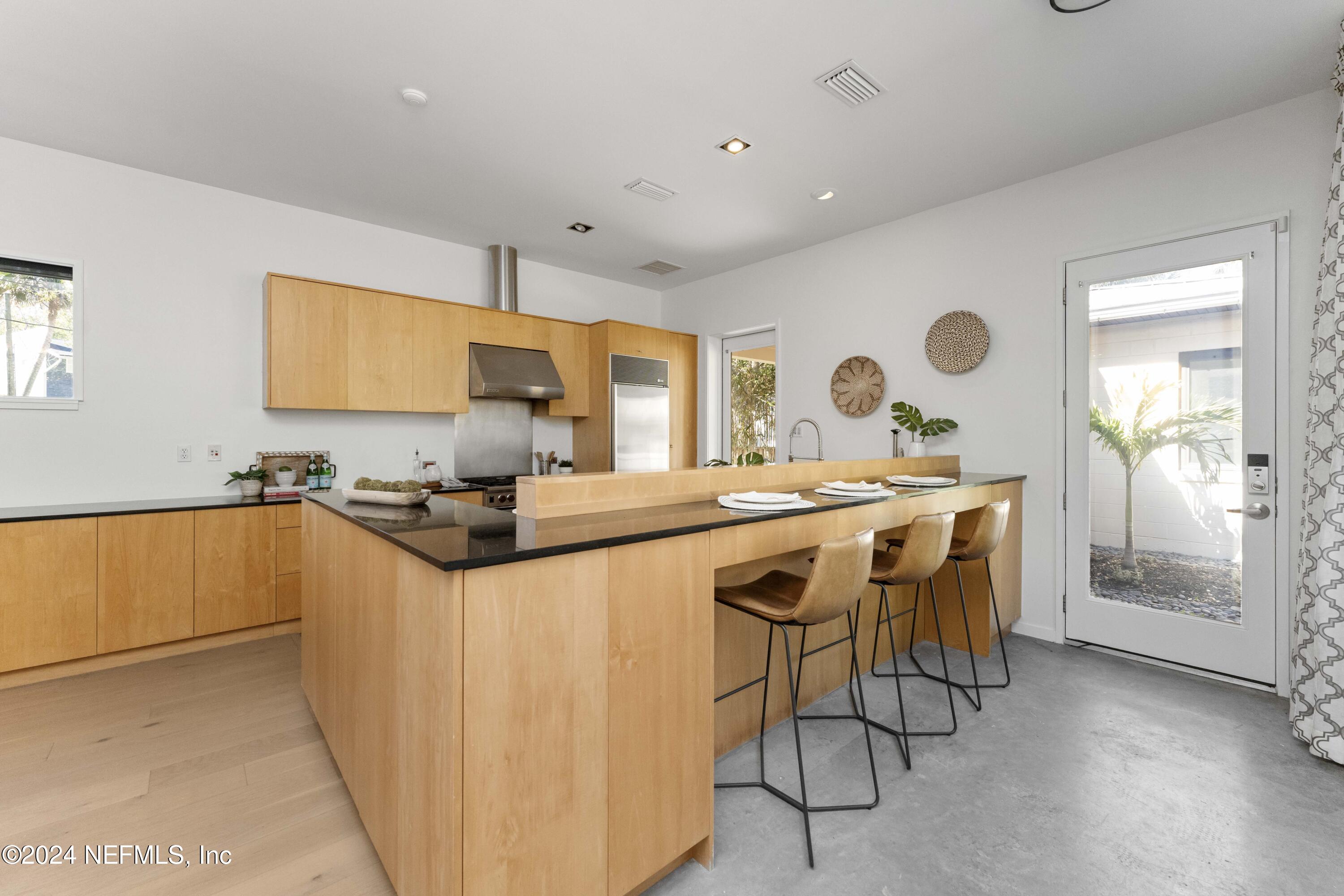 390 5TH Street