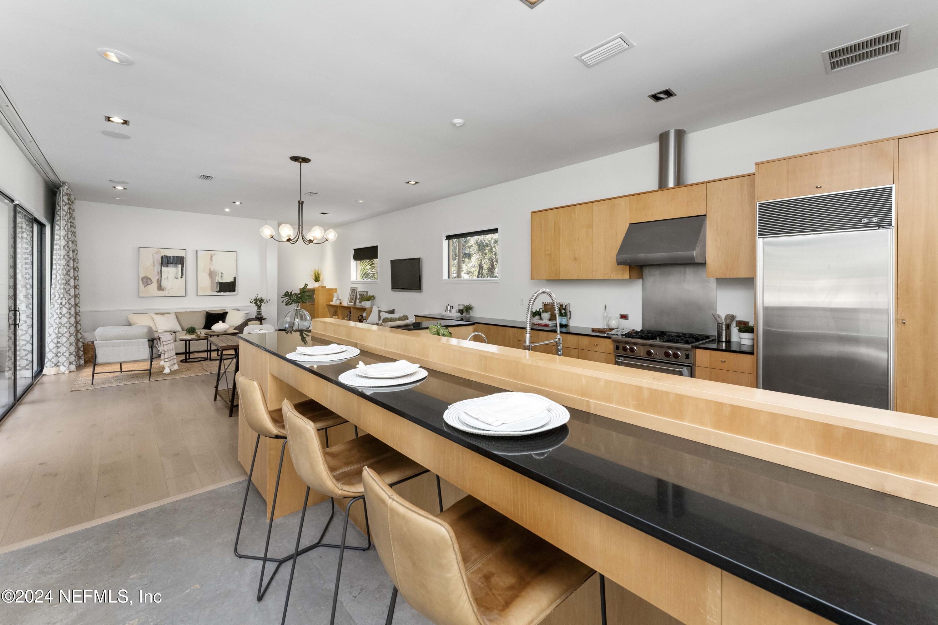 390 5TH Street