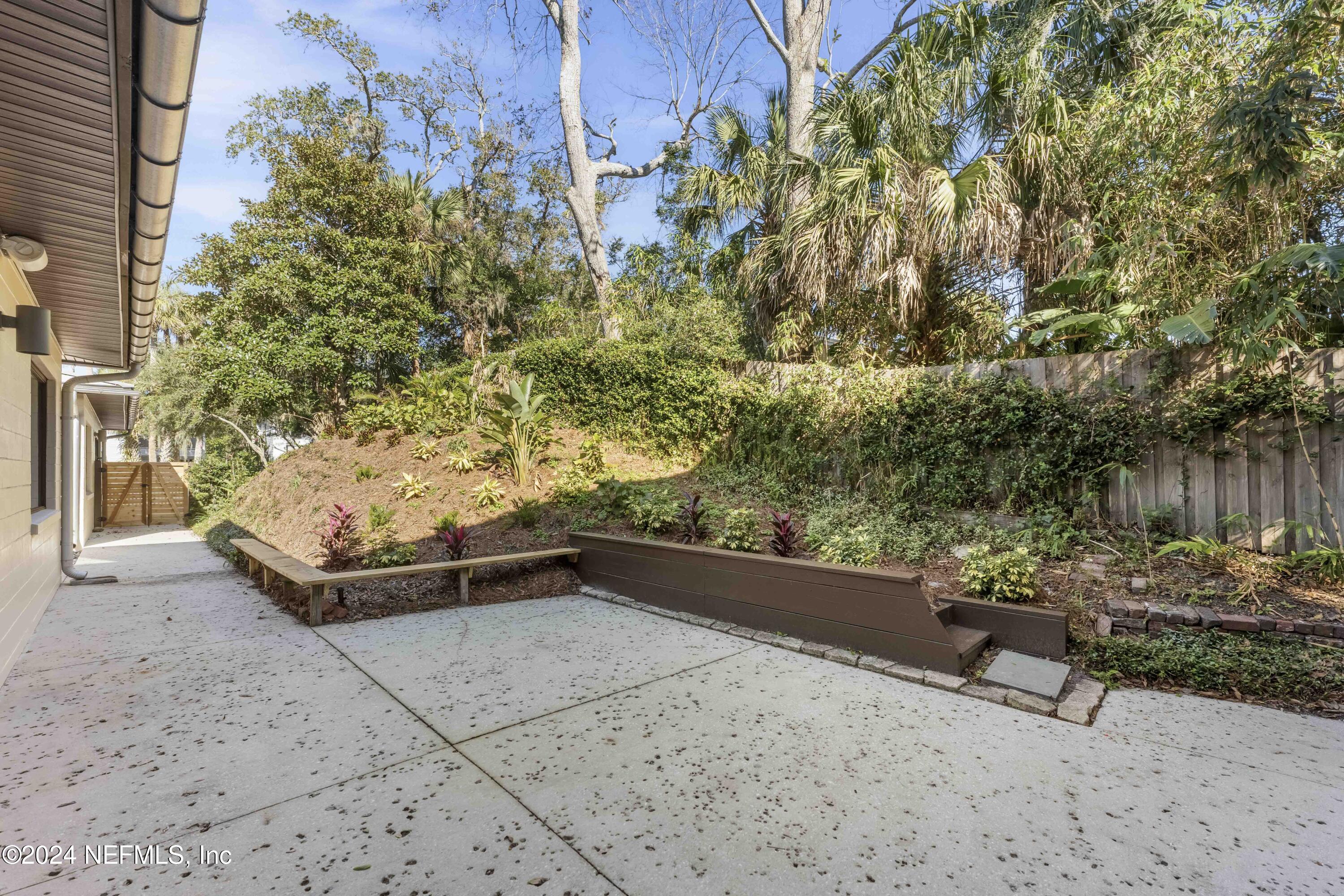 390 5TH Street