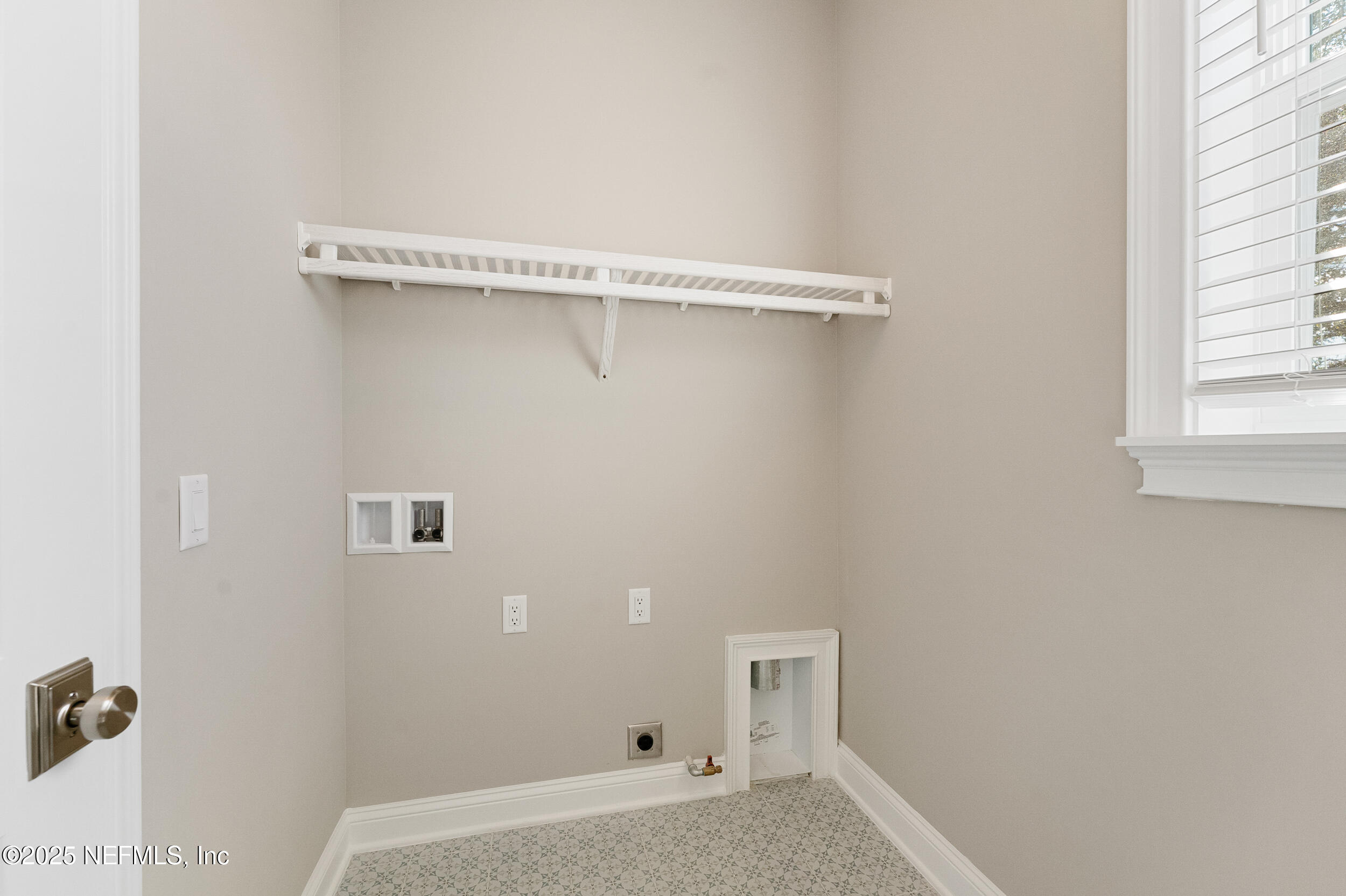 463 GOLF VIEW Circle