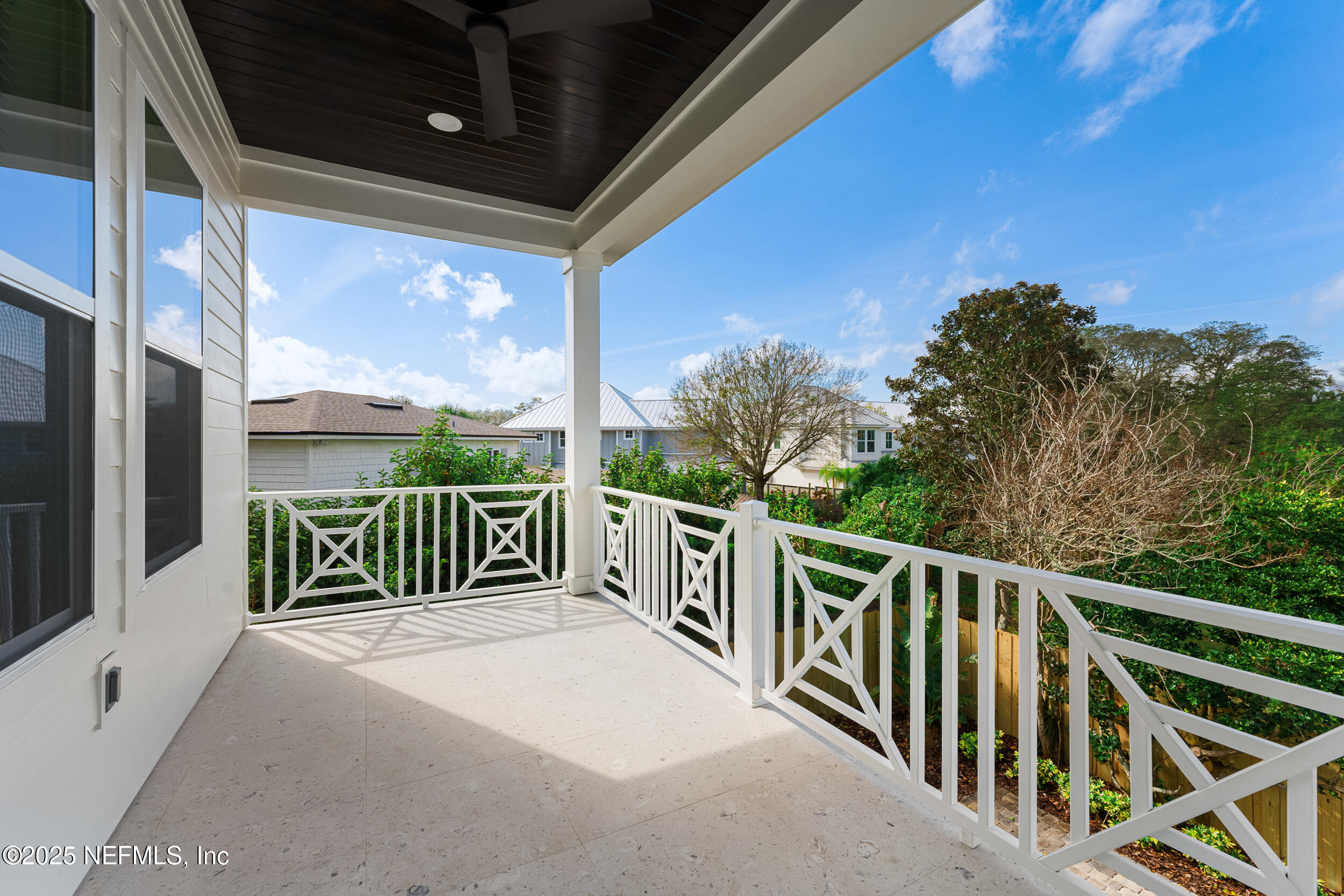 463 GOLF VIEW Circle