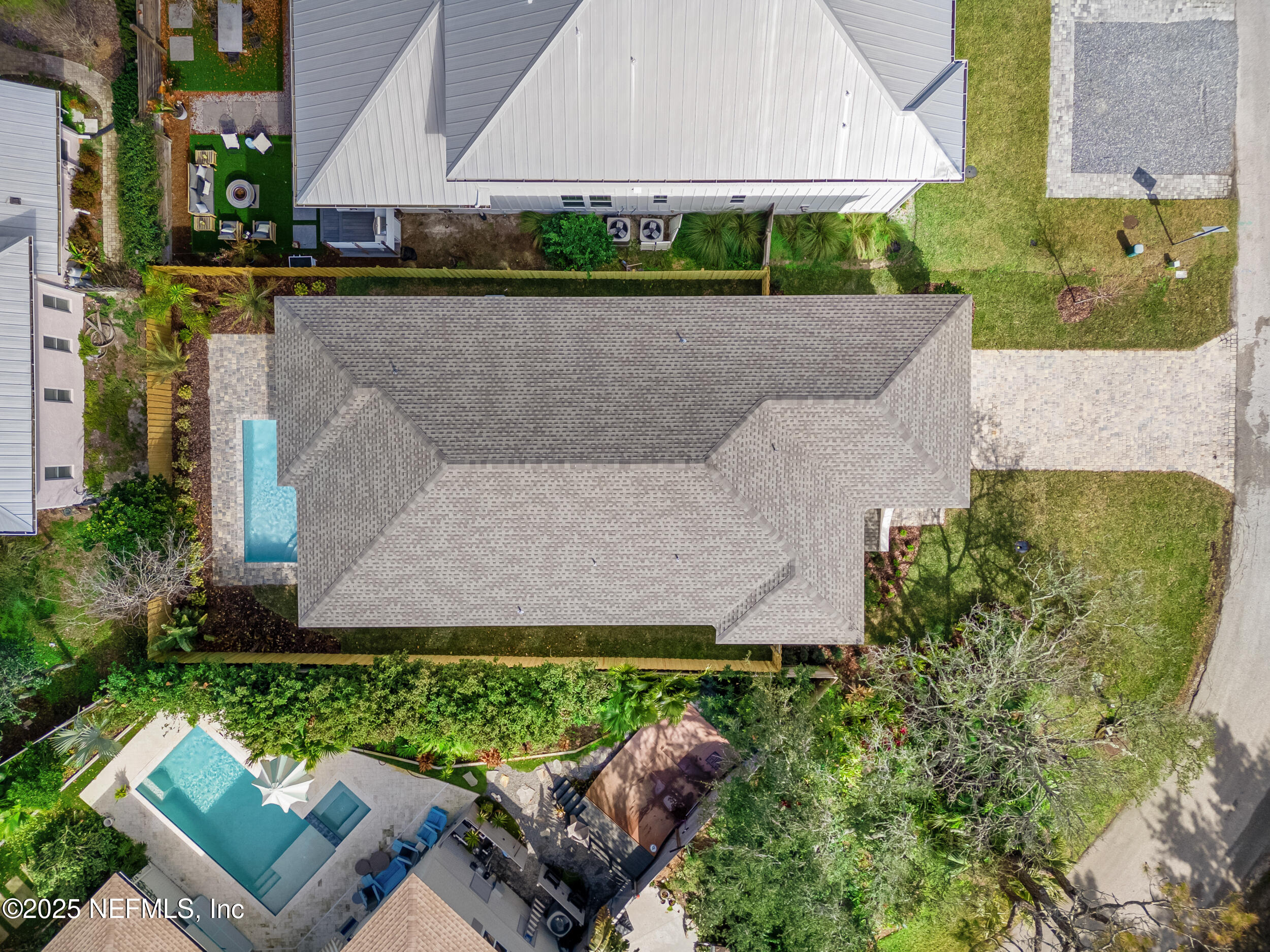 463 GOLF VIEW Circle
