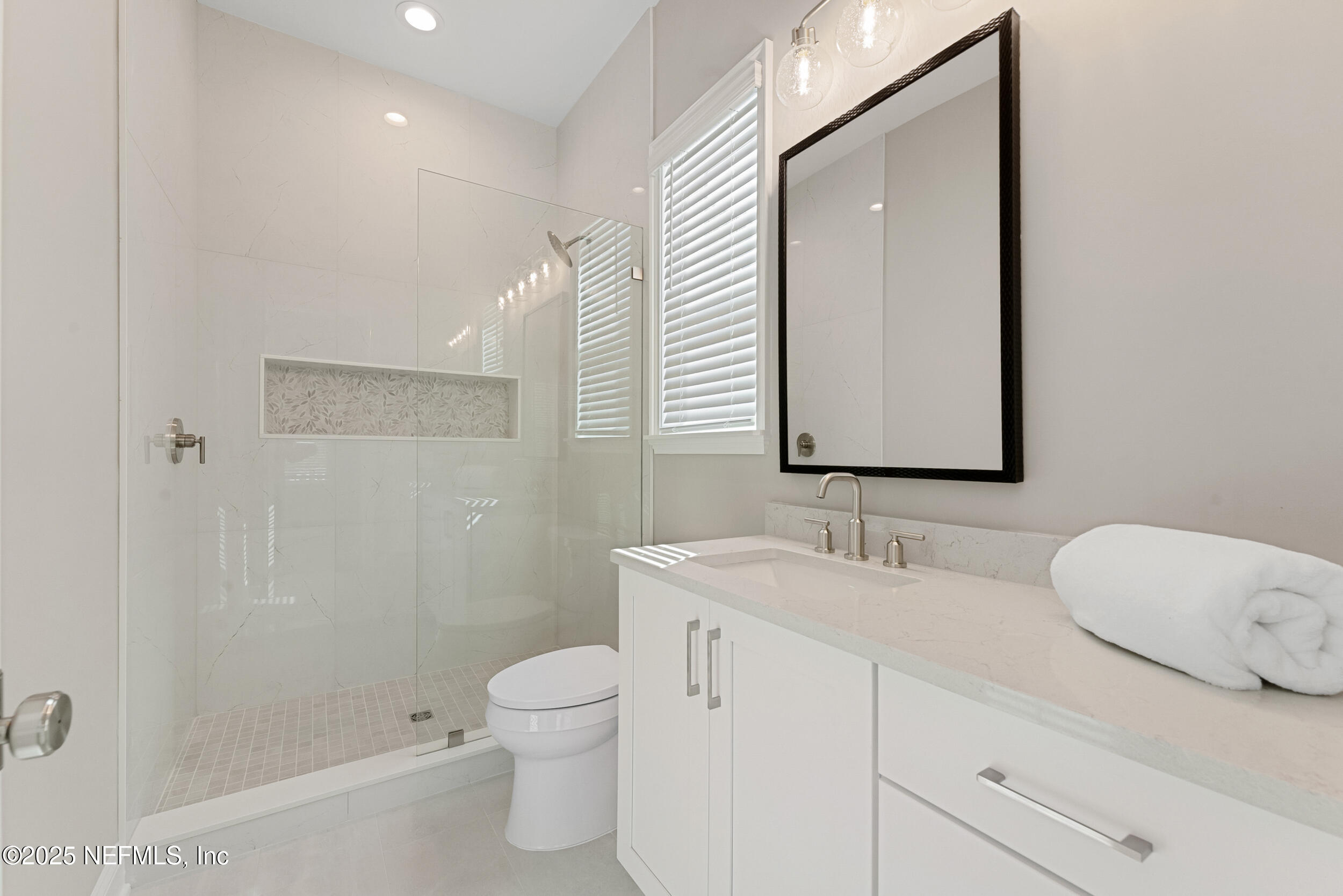 463 GOLF VIEW Circle