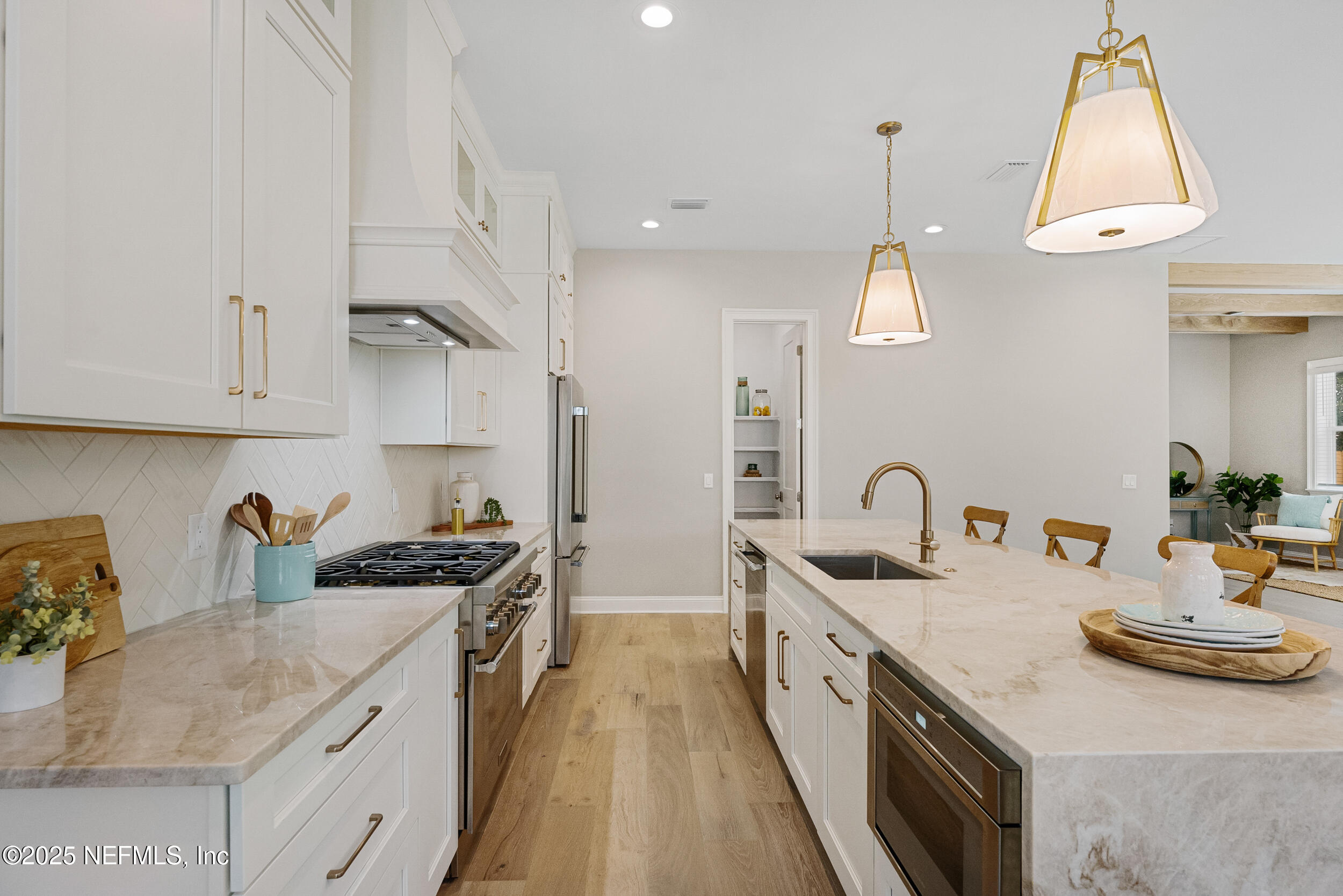 463 GOLF VIEW Circle