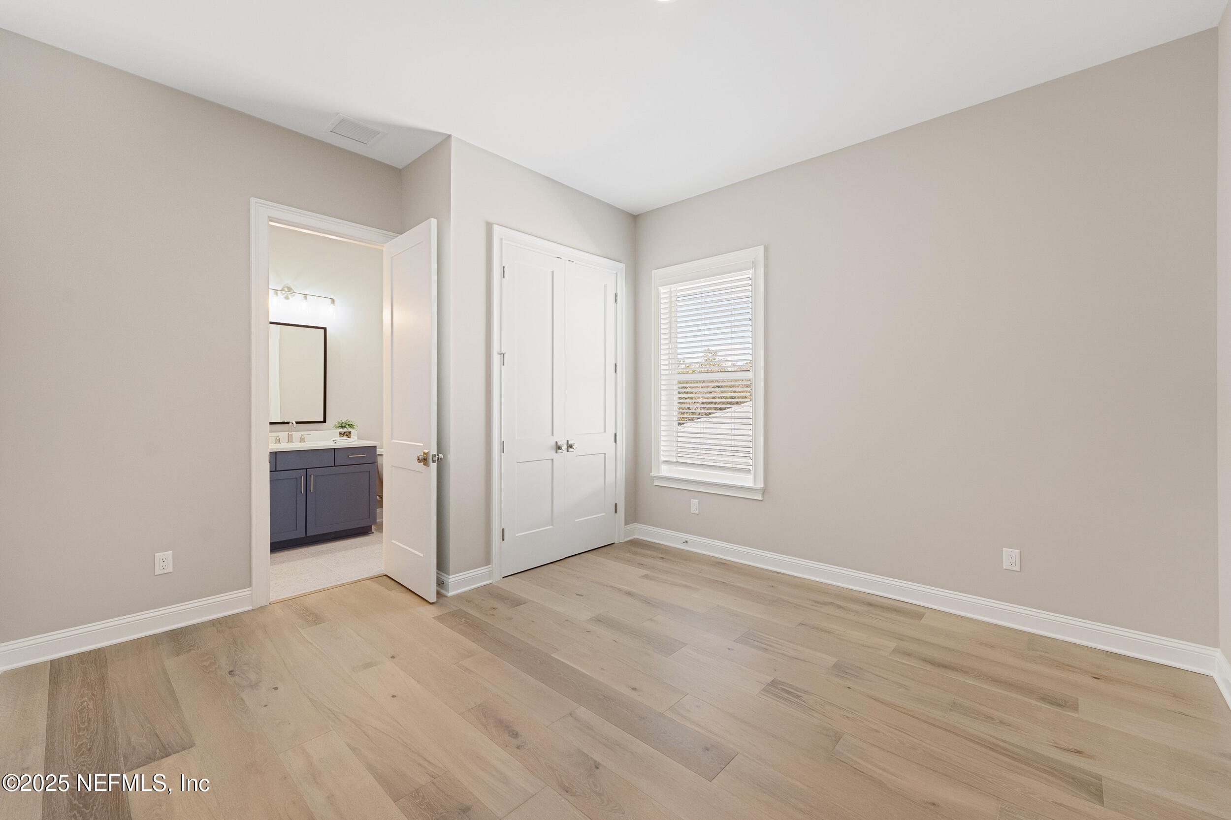 463 GOLF VIEW Circle