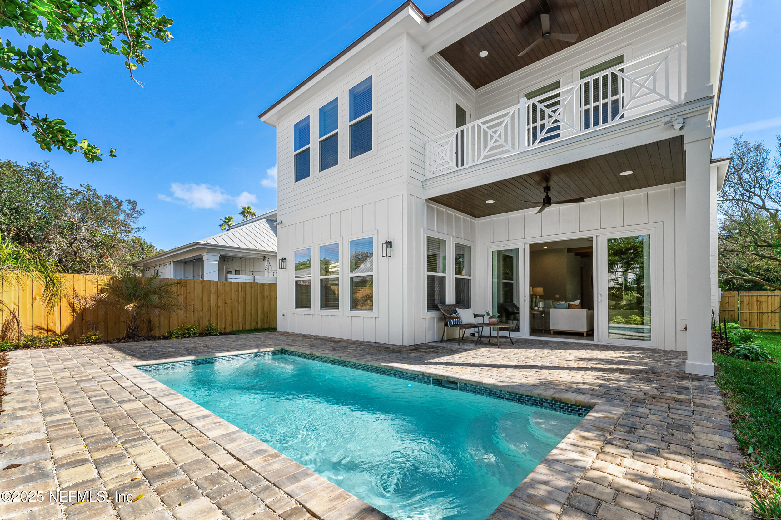 463 GOLF VIEW Circle