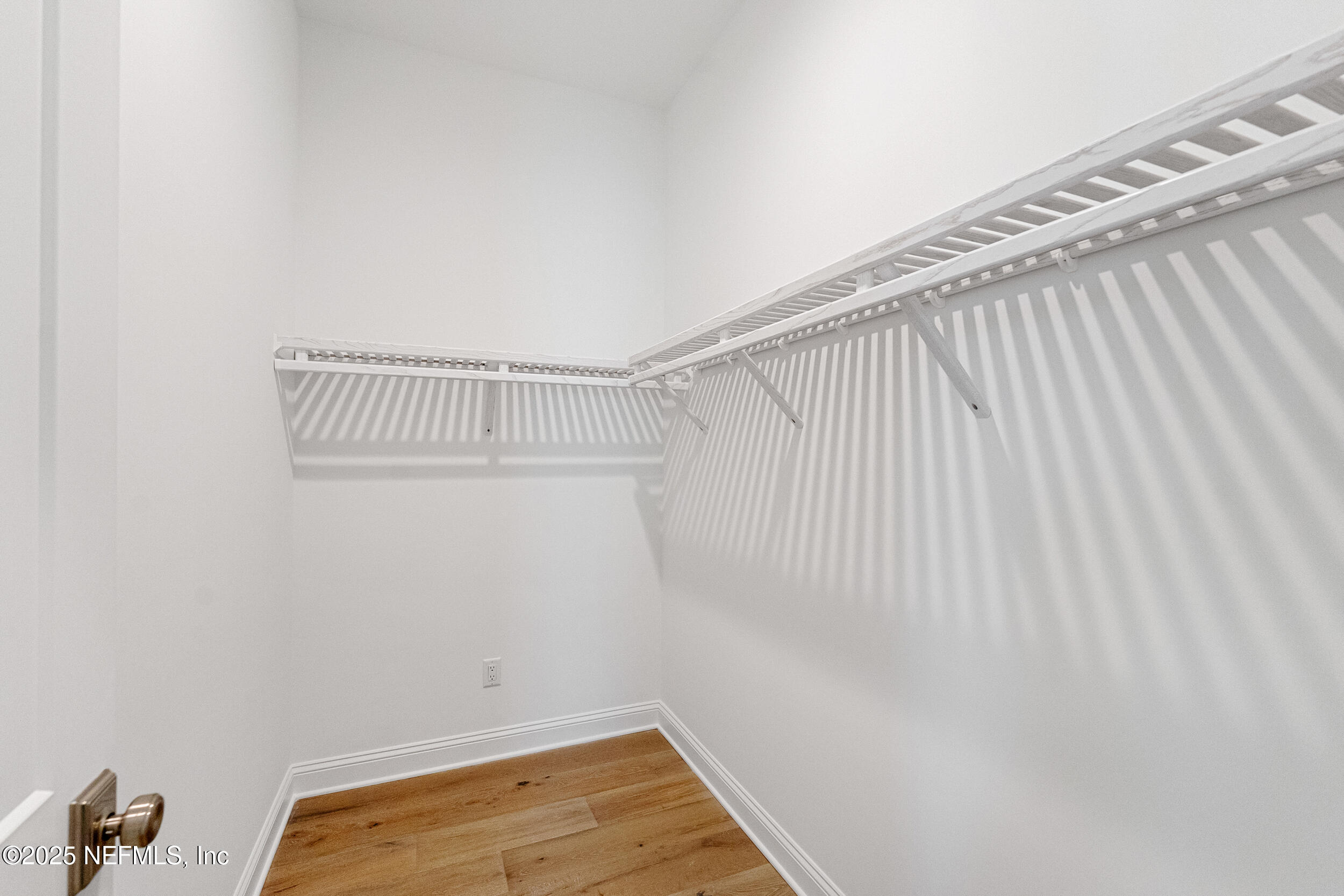 463 GOLF VIEW Circle