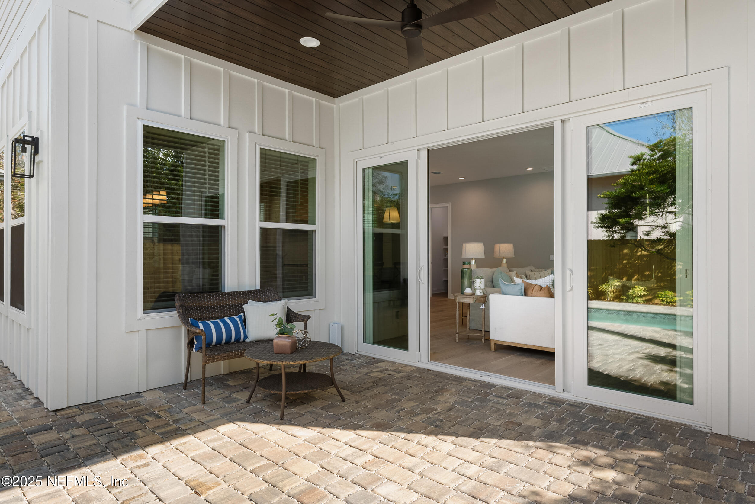 463 GOLF VIEW Circle