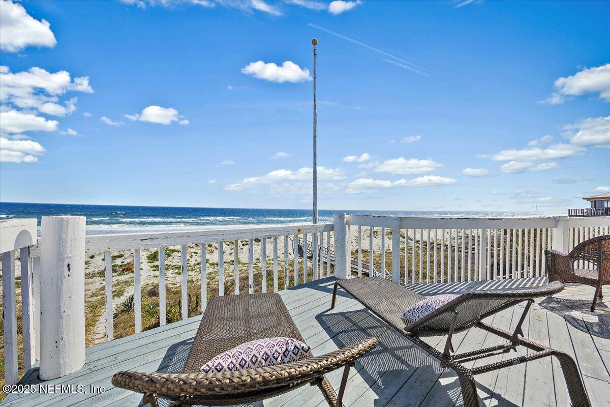 1879 BEACH Avenue
