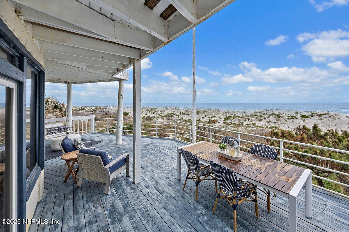 1879 BEACH Avenue