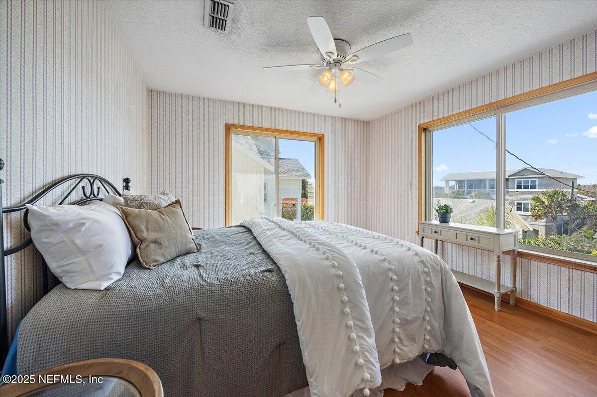1879 BEACH Avenue