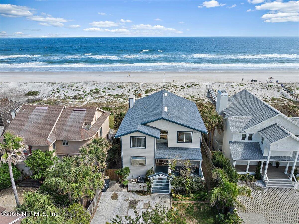 1879 BEACH Avenue