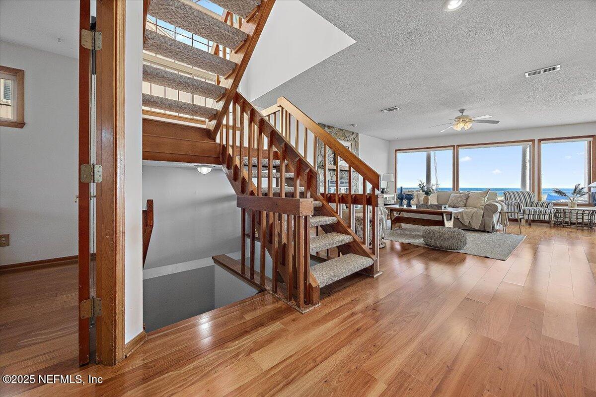 1879 BEACH Avenue