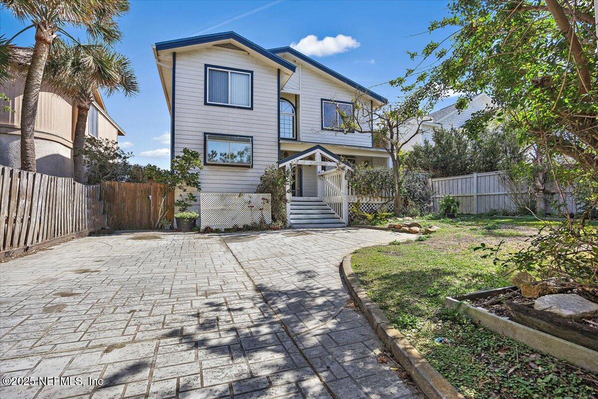 1879 BEACH Avenue