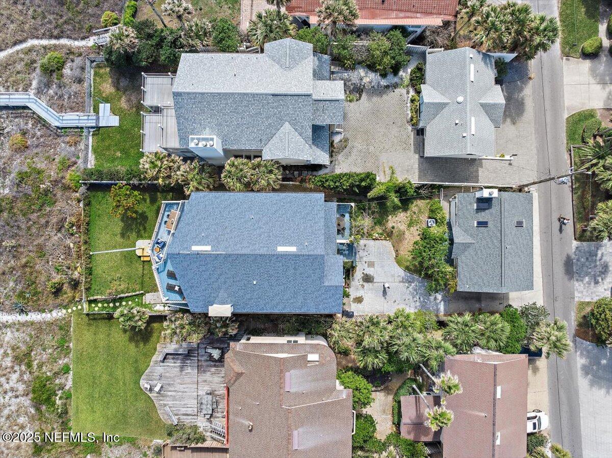 1879 BEACH Avenue