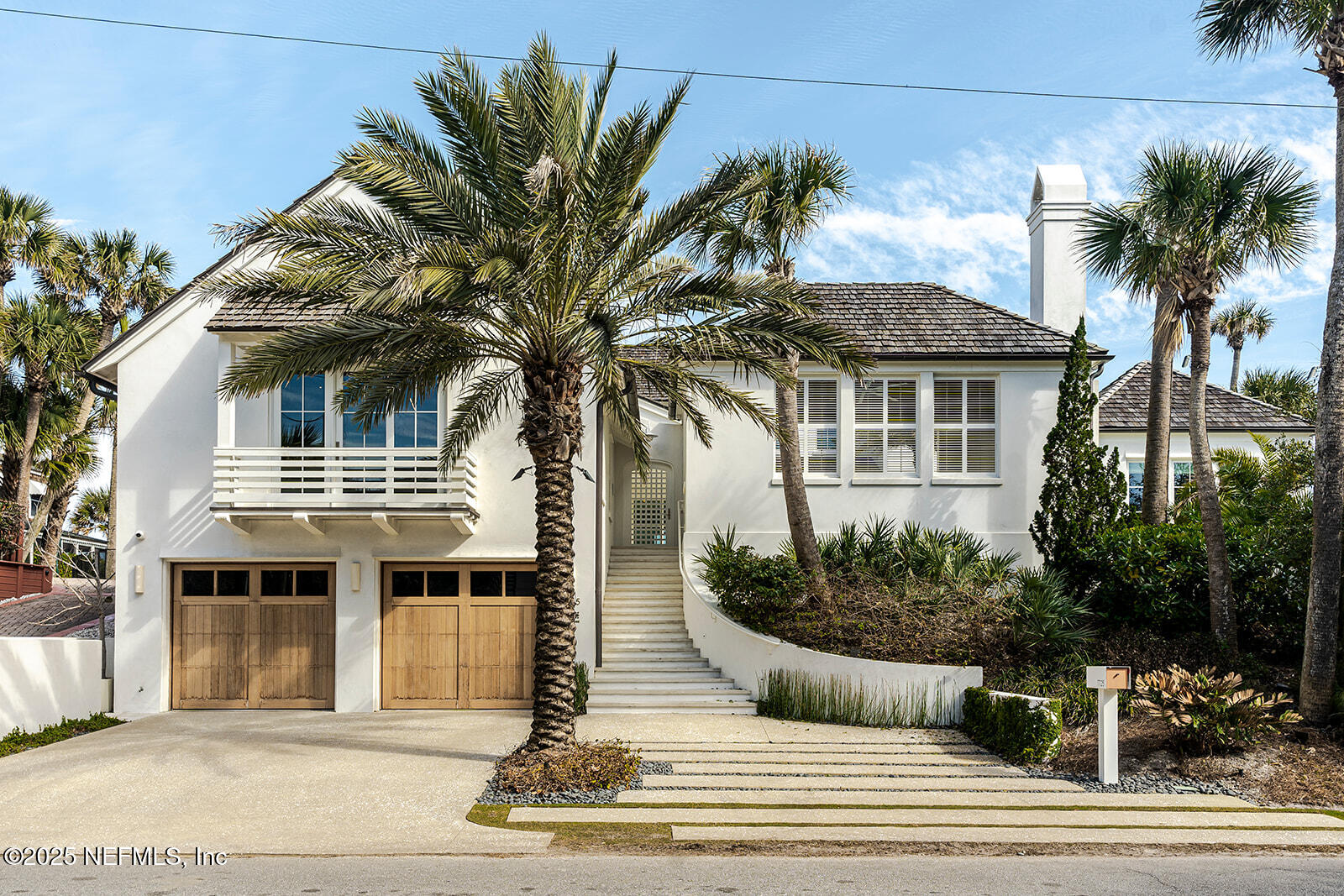 1725 BEACH Avenue
