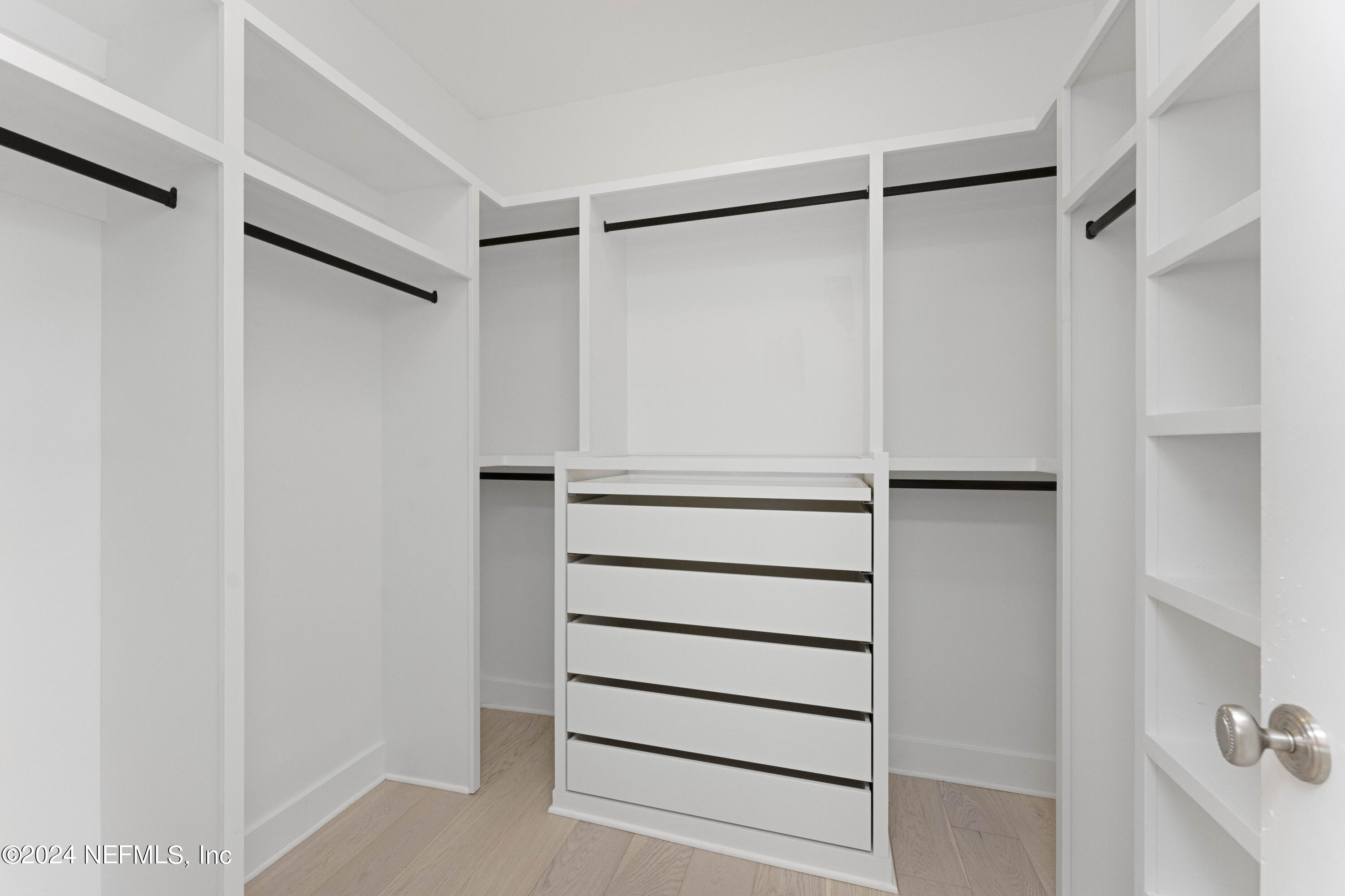 320 9TH Street