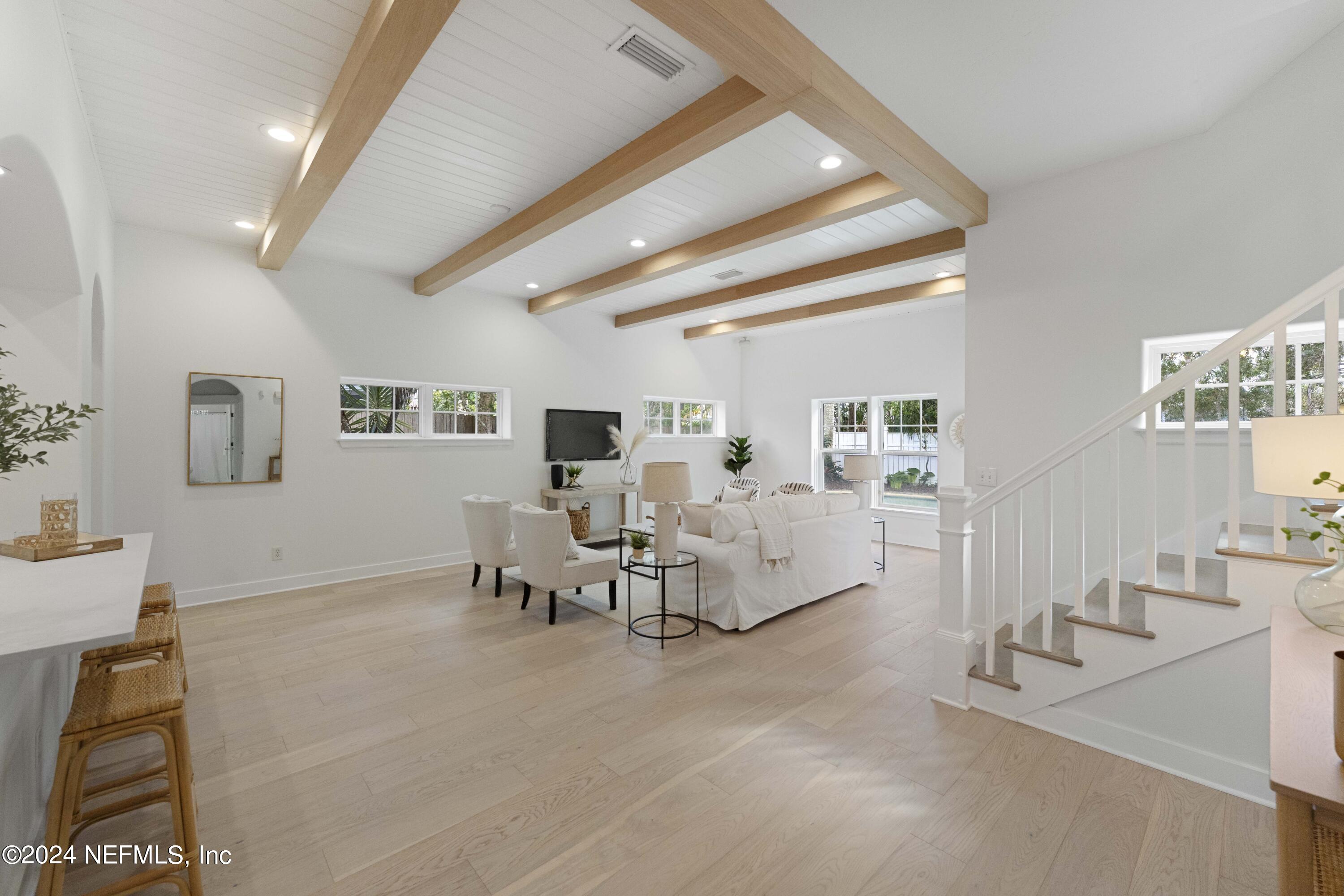 320 9TH Street