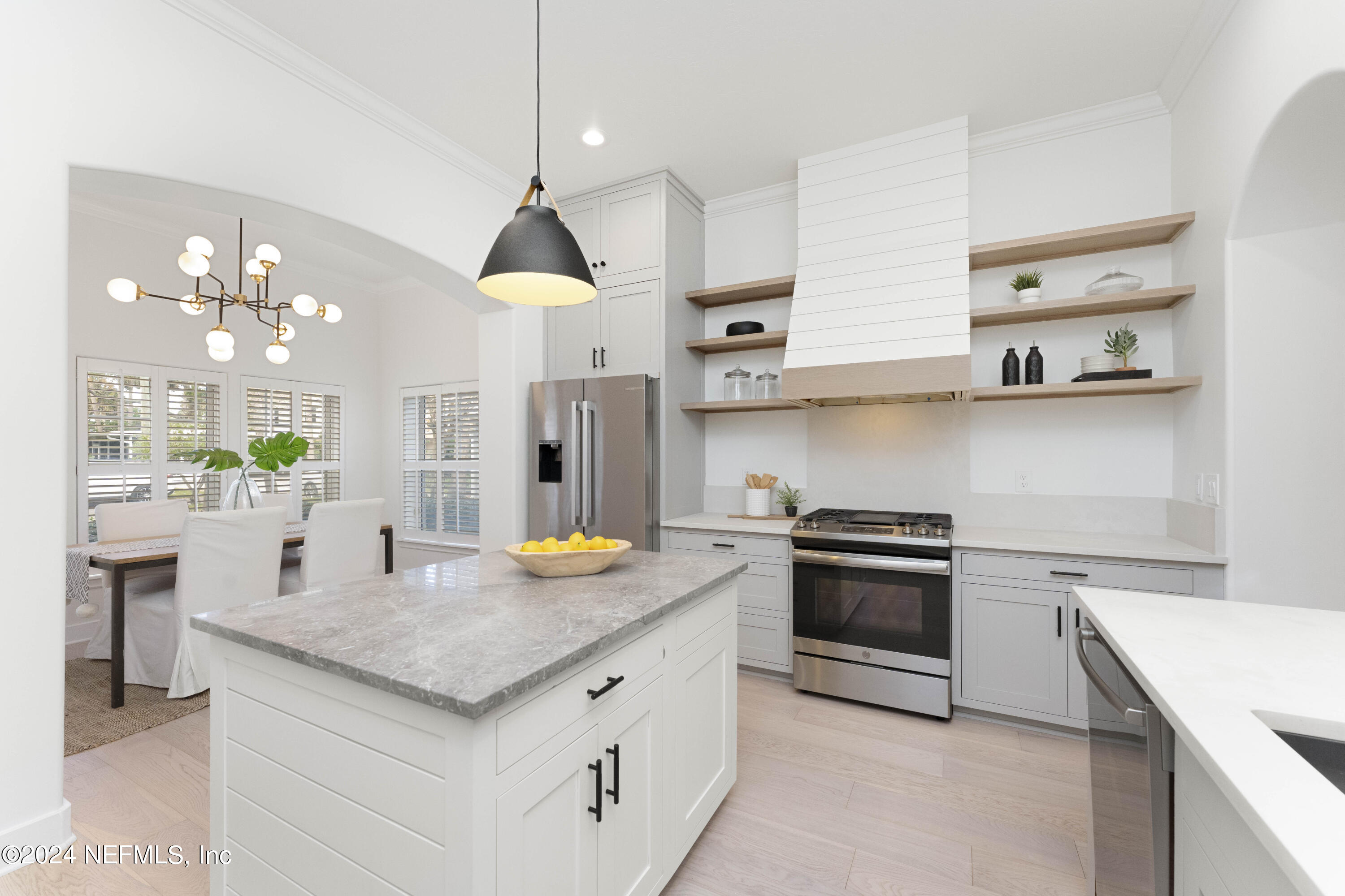 320 9TH Street