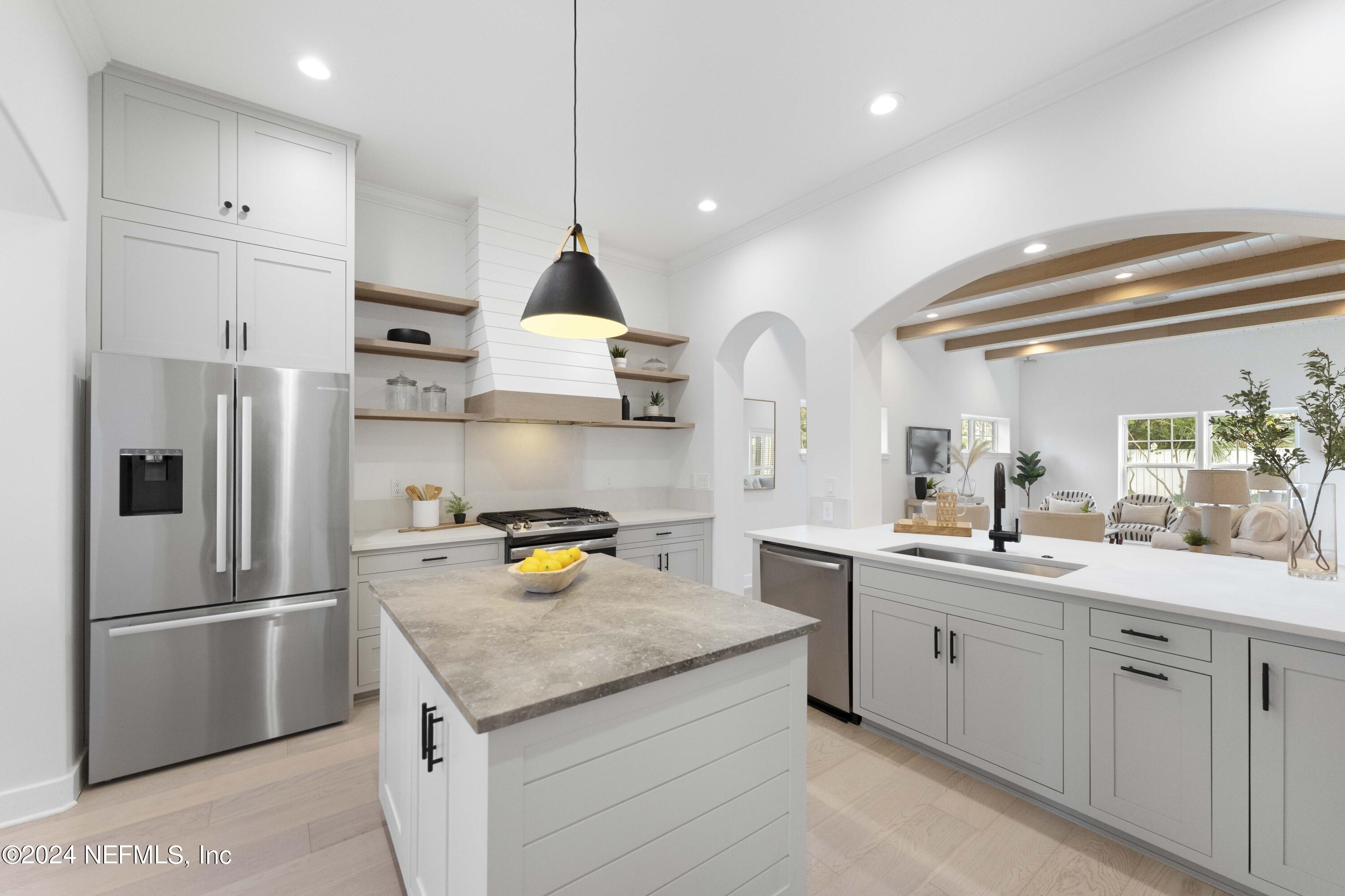 320 9TH Street