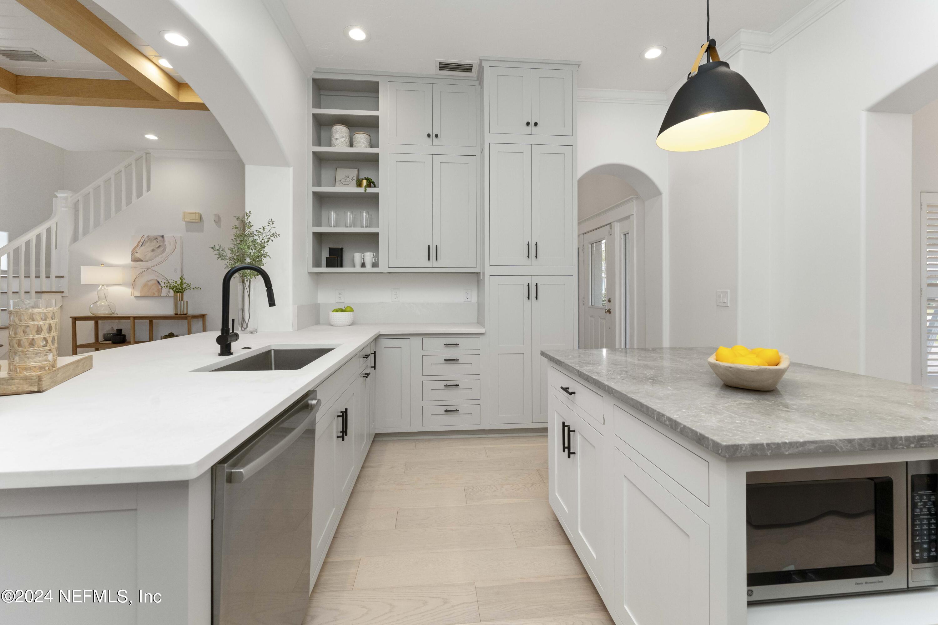 320 9TH Street