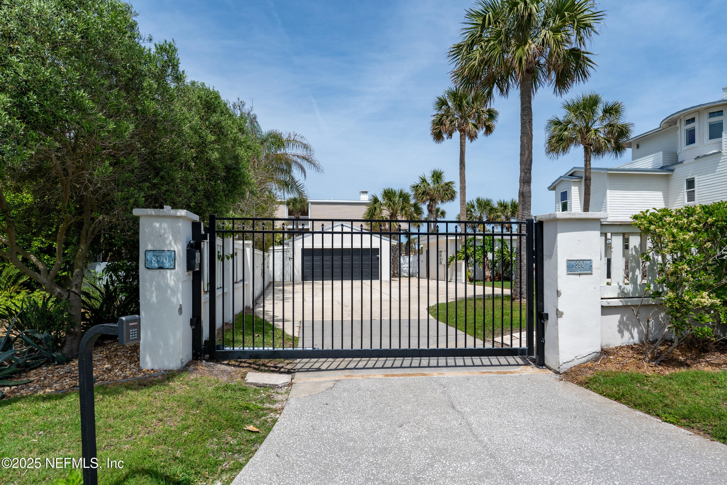 890 BEACH Avenue
