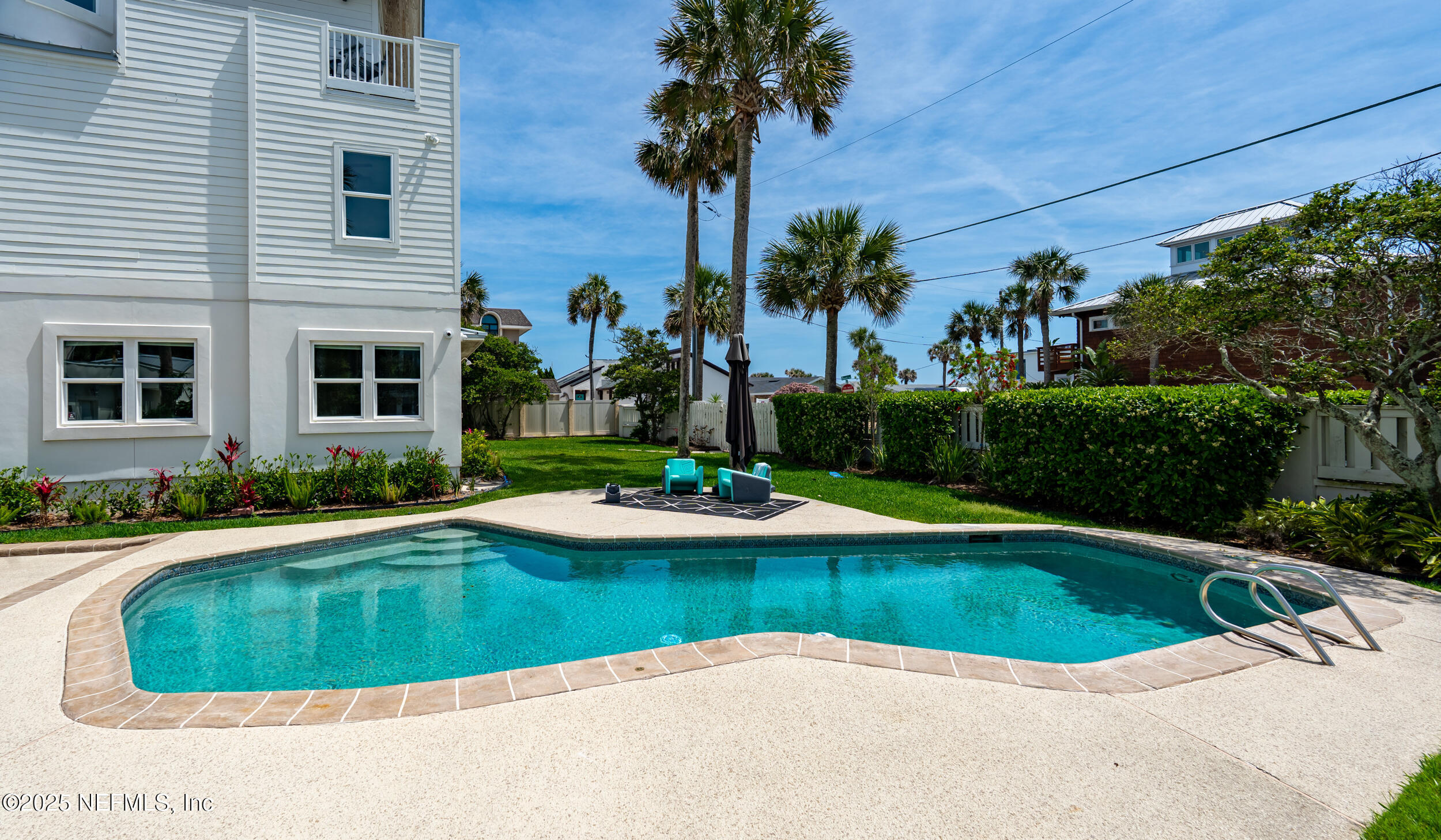 890 BEACH Avenue