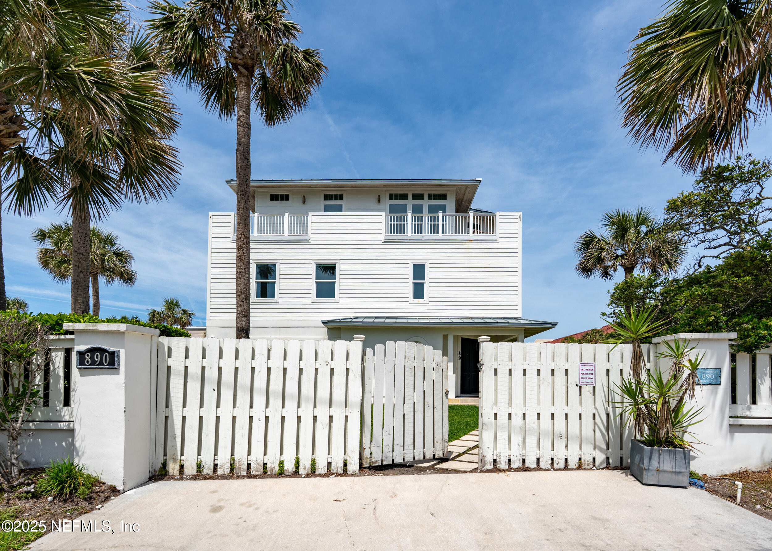 890 BEACH Avenue