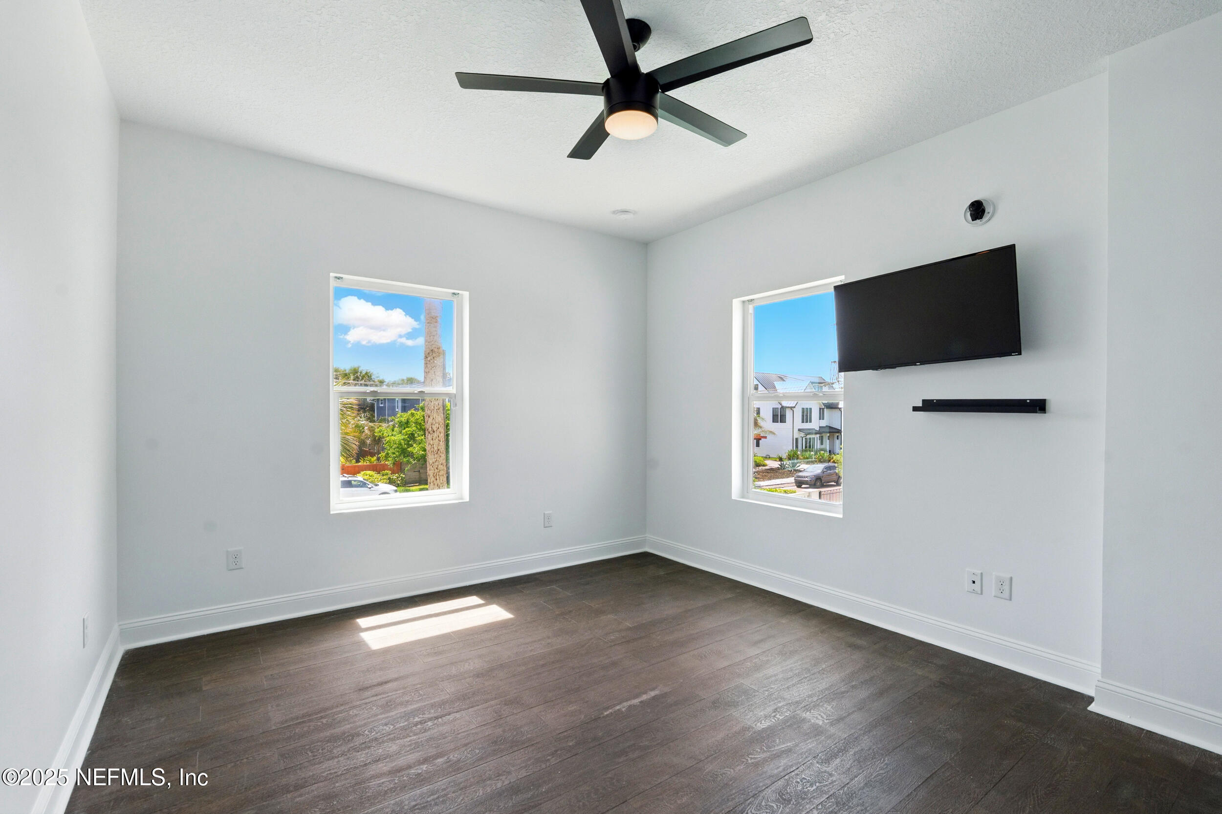 890 BEACH Avenue