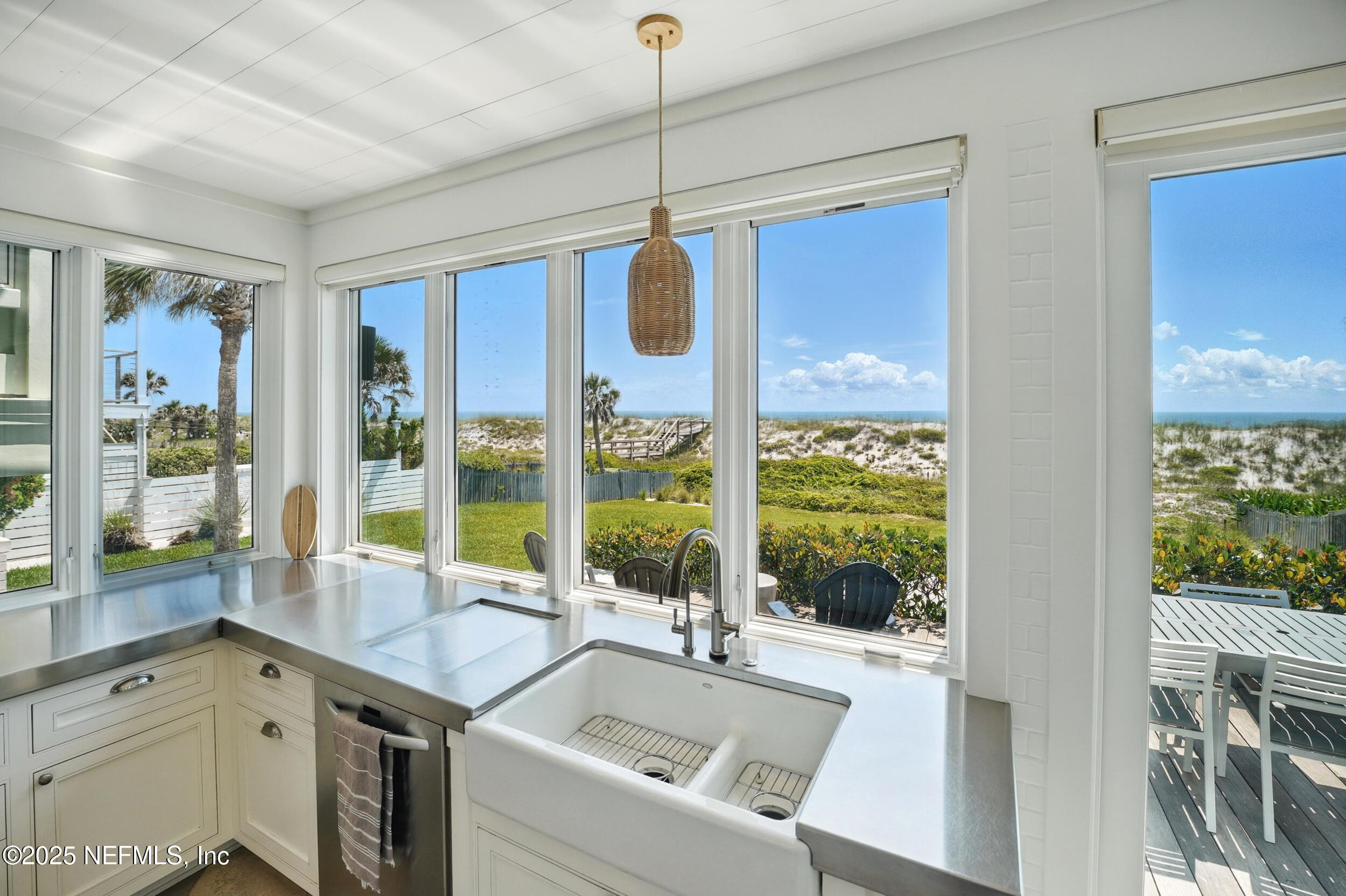 816 OCEAN FRONT