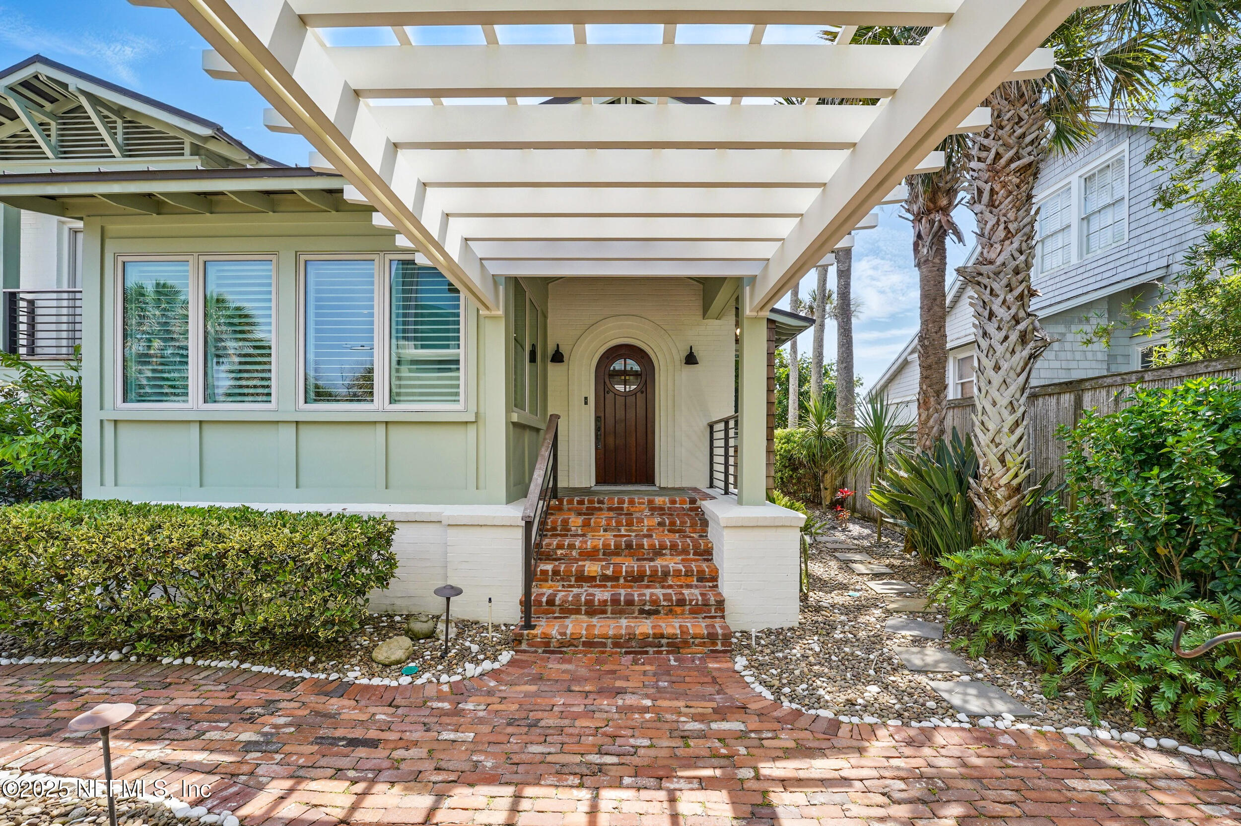 816 OCEAN FRONT
