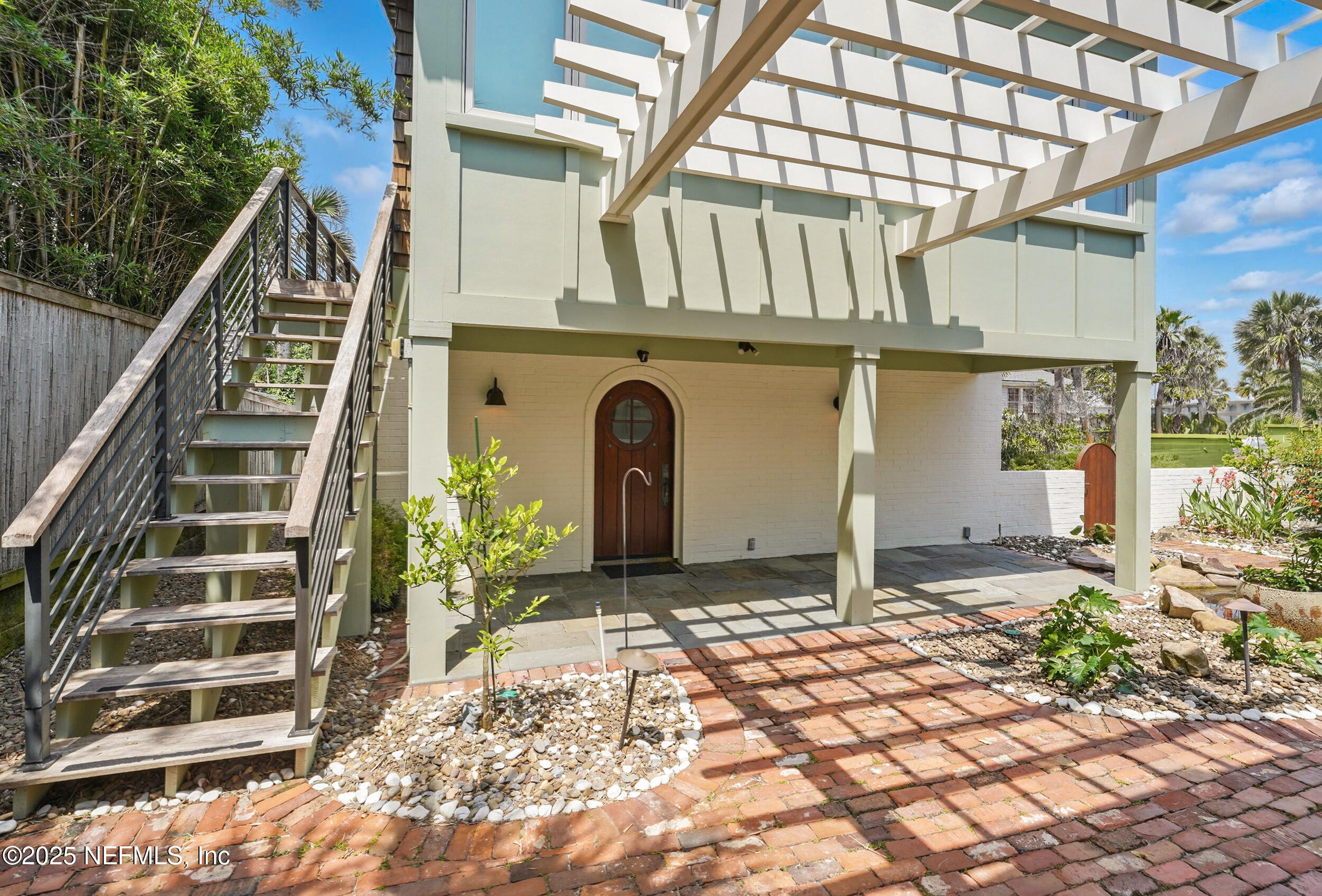 816 OCEAN FRONT