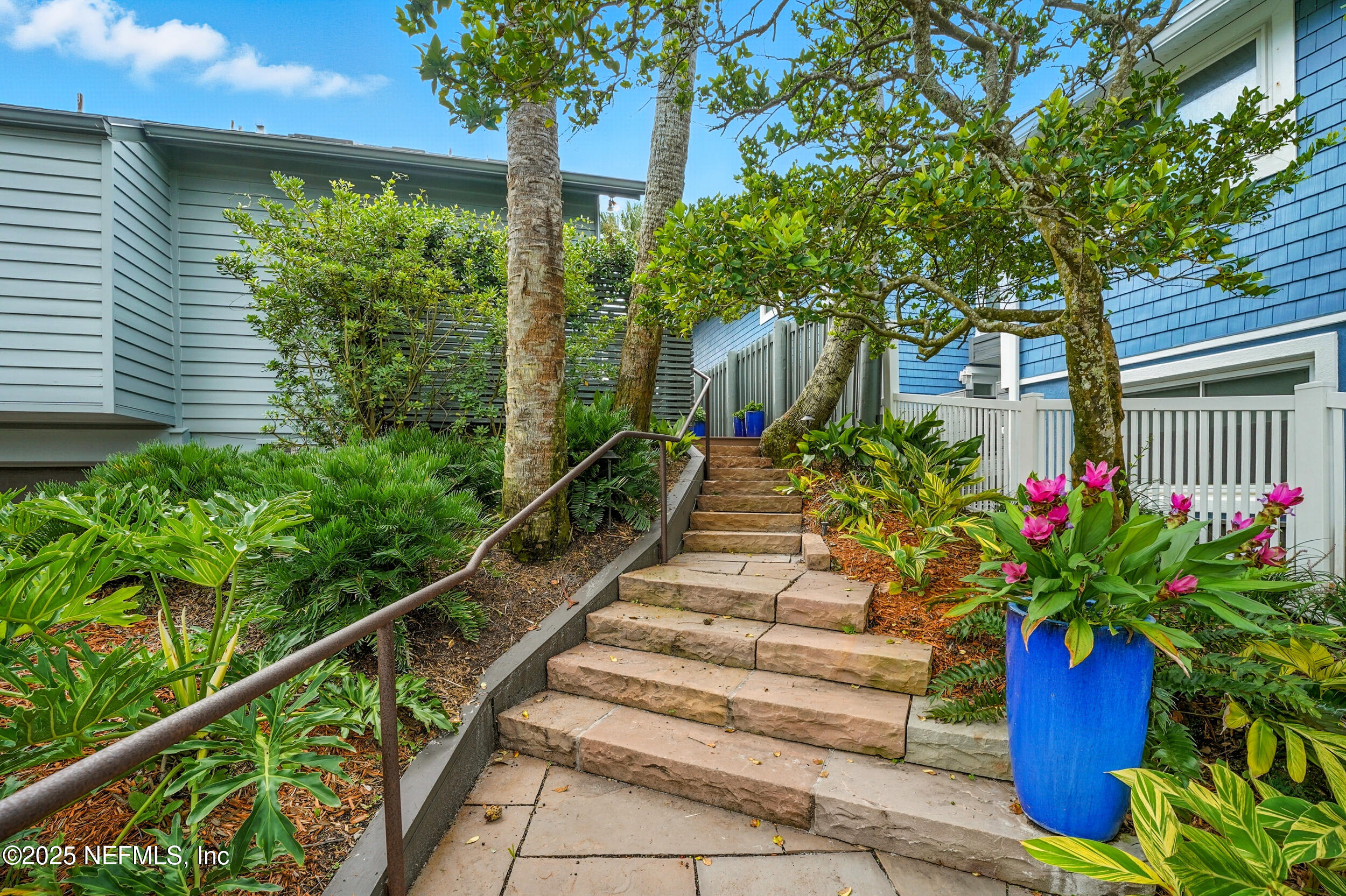 1789 BEACH Avenue