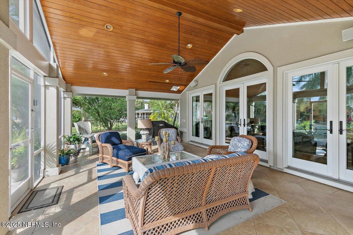 24 POINCIANA Way