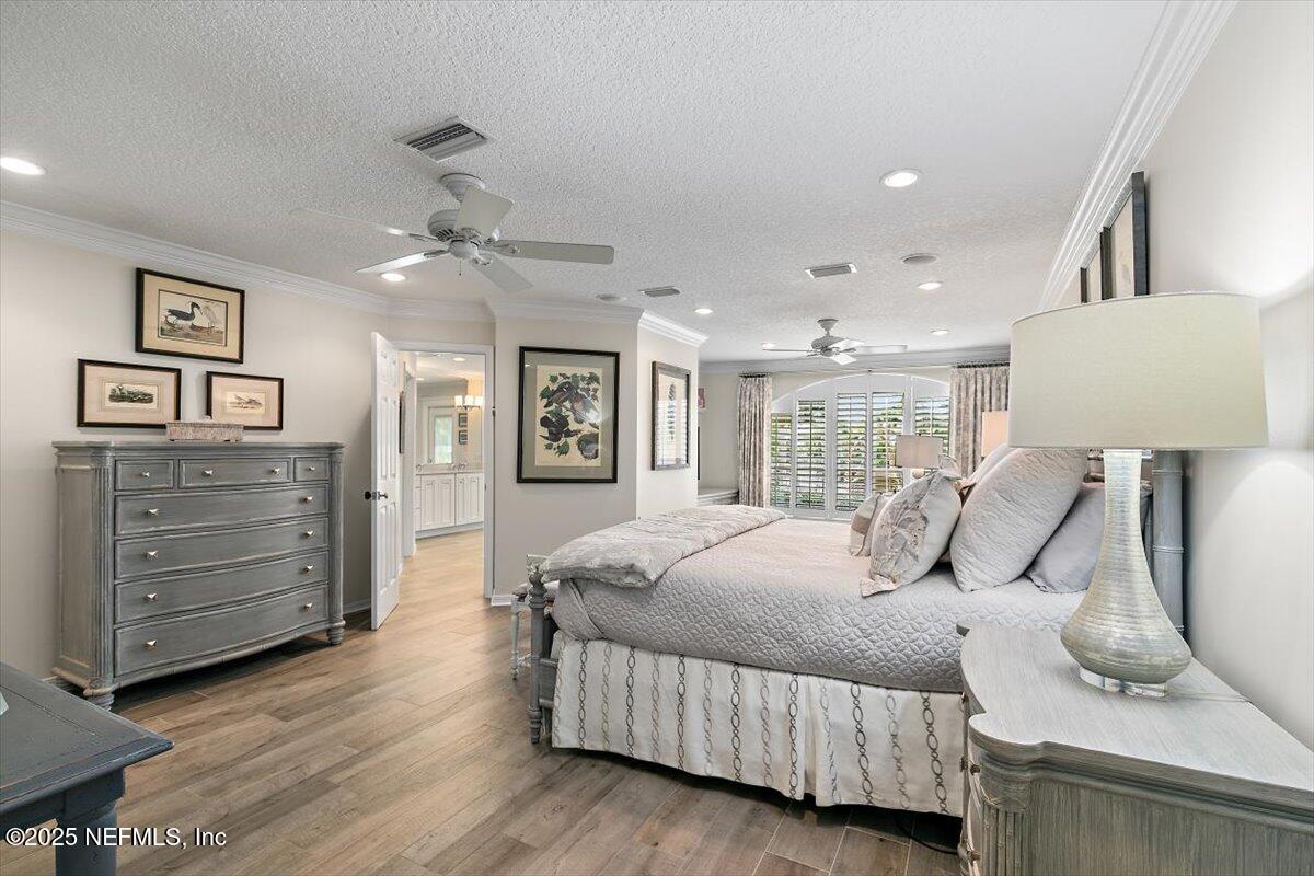 24 POINCIANA Way