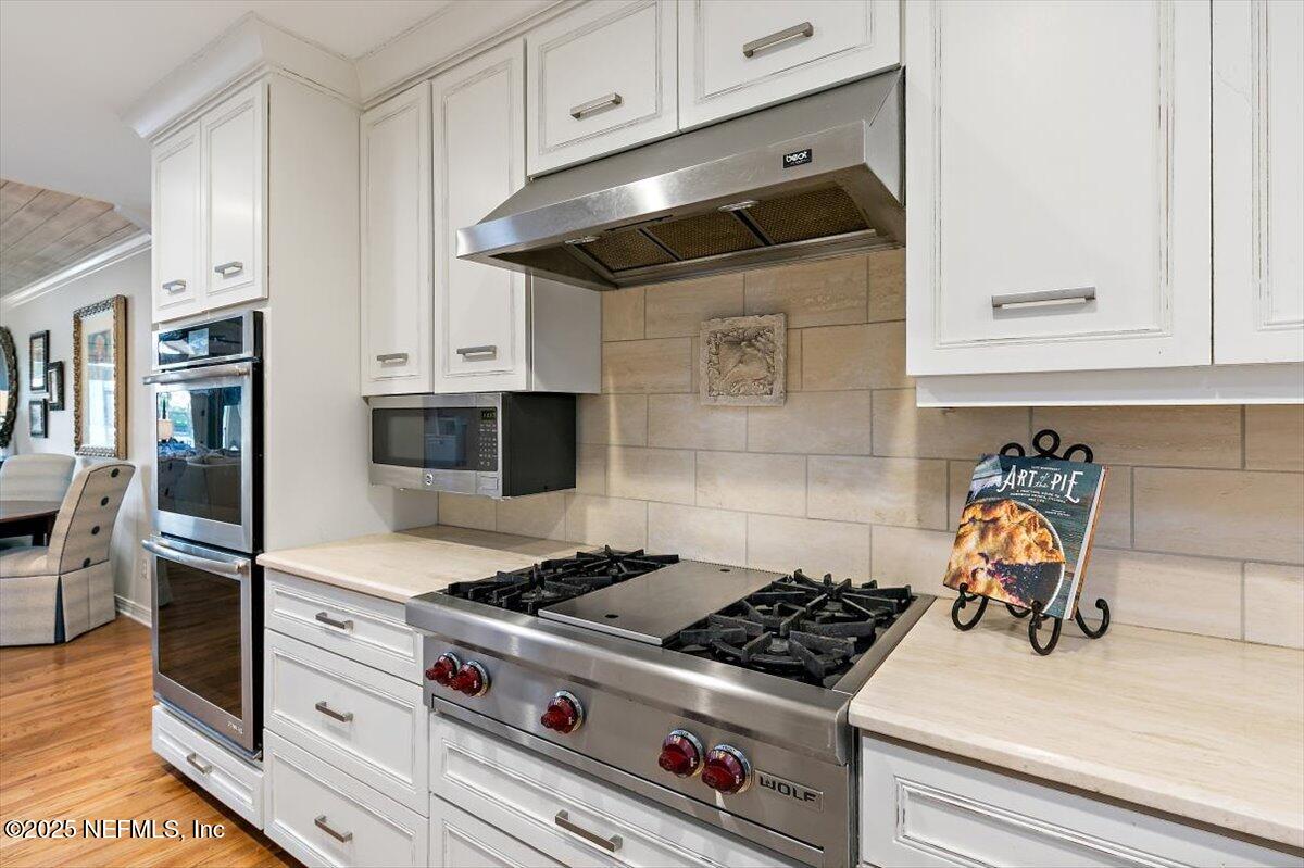 24 POINCIANA Way