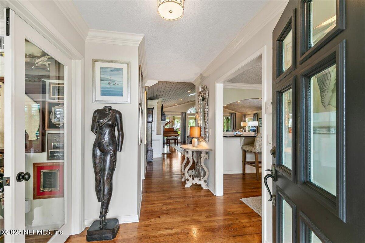 24 POINCIANA Way