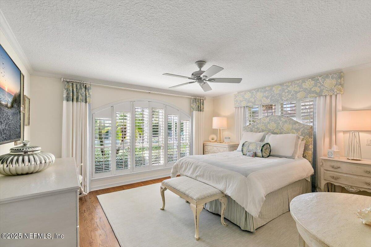 24 POINCIANA Way