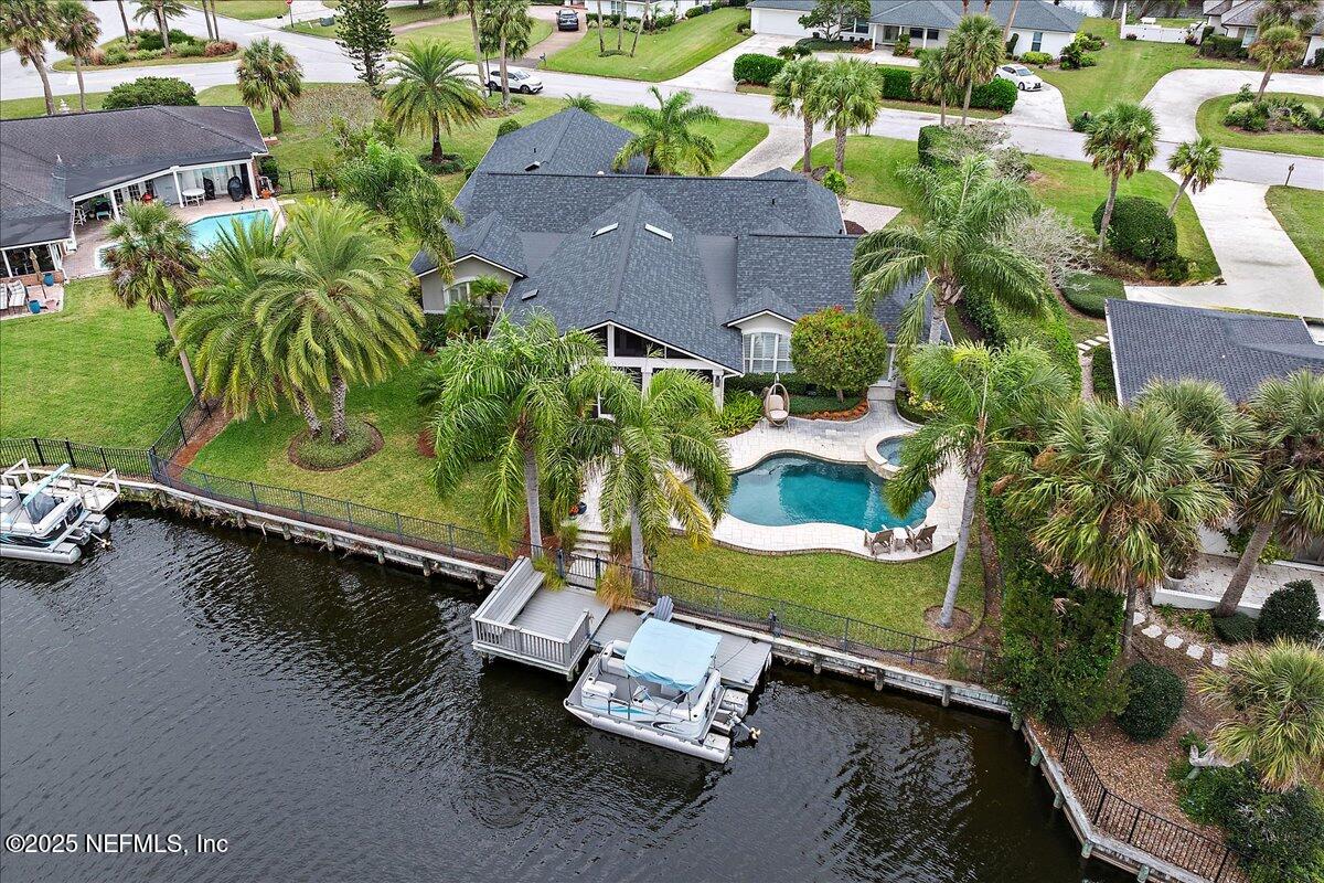 24 POINCIANA Way