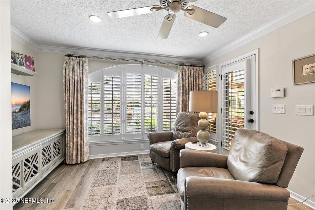 24 POINCIANA Way