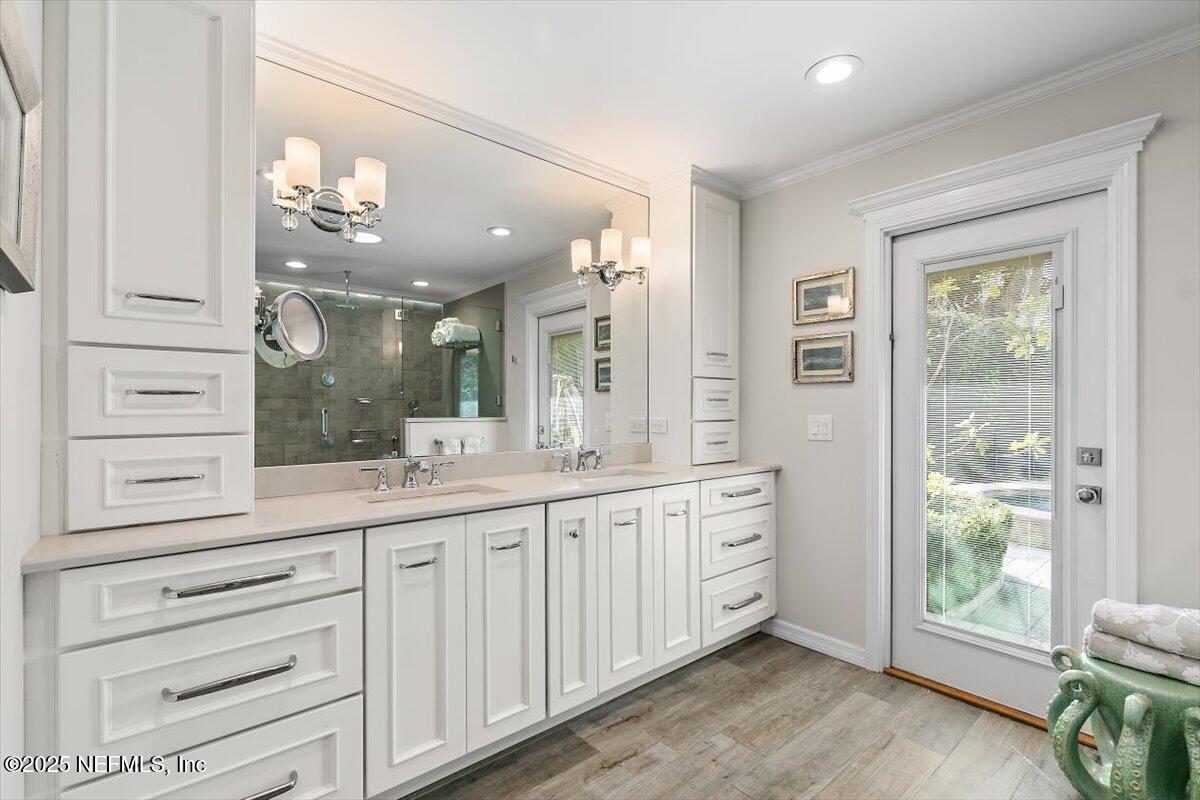 24 POINCIANA Way