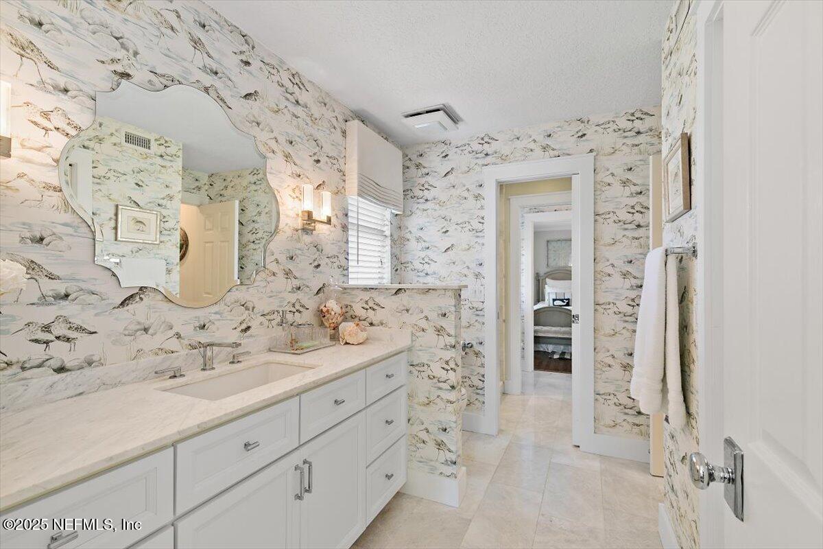24 POINCIANA Way