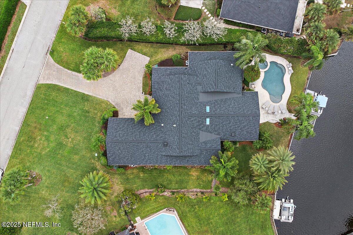 24 POINCIANA Way