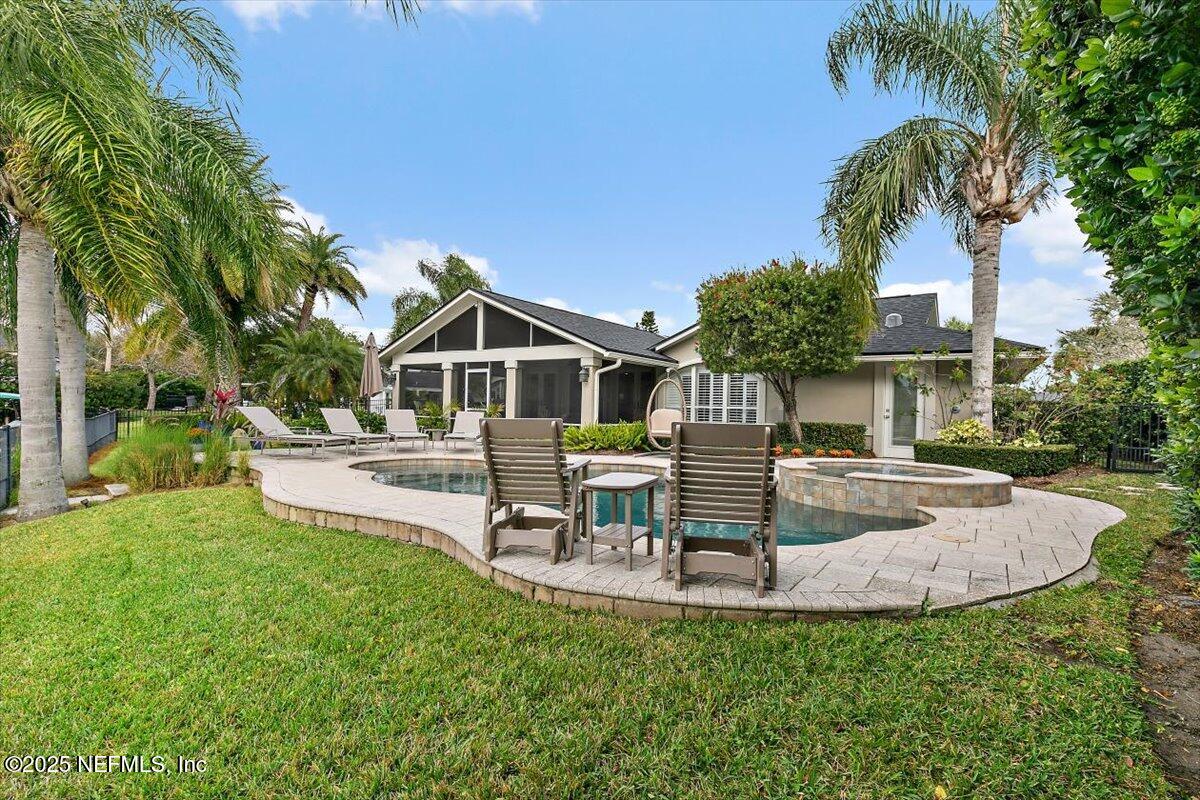 24 POINCIANA Way