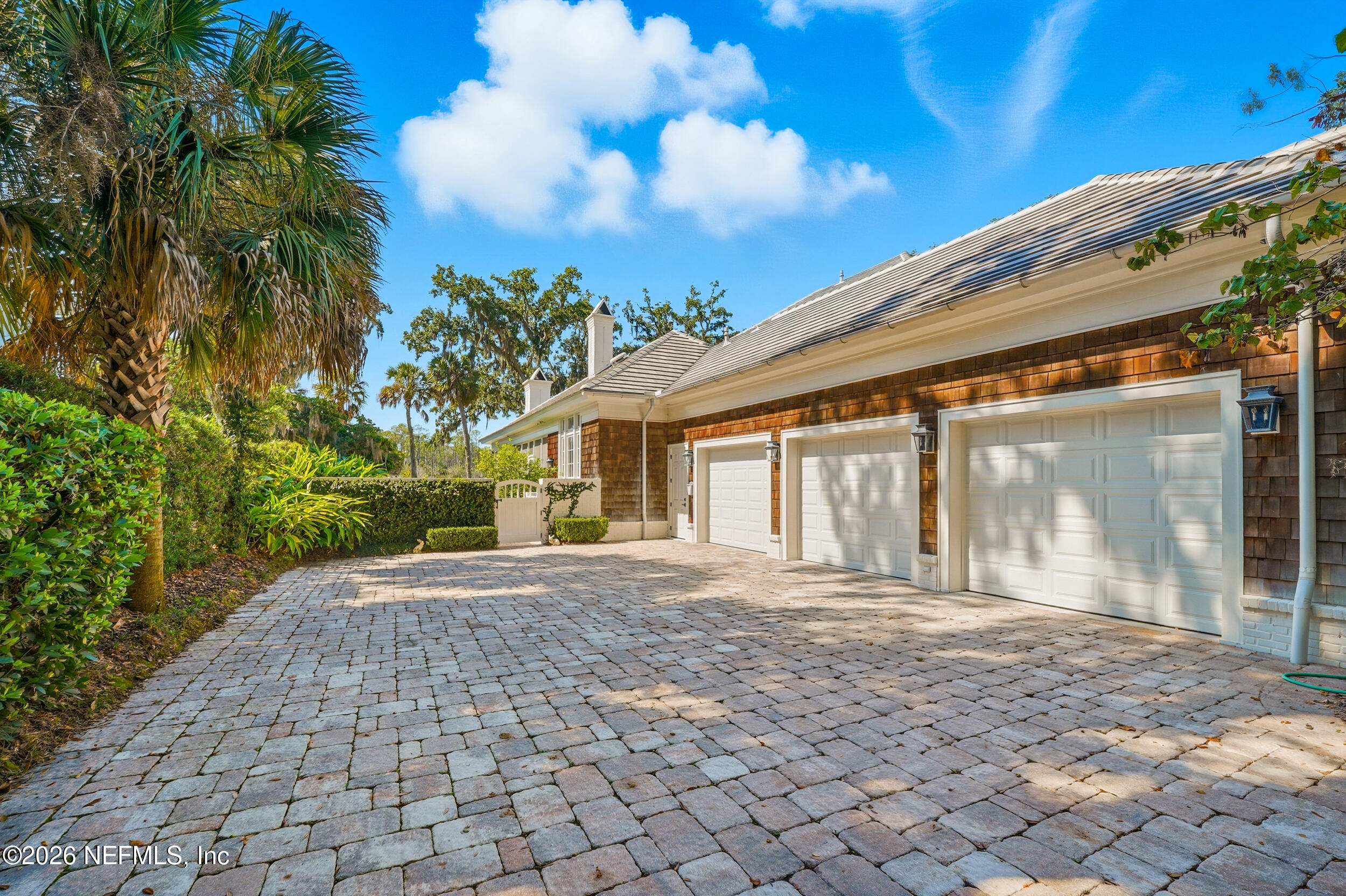 193 ADMIRALS Way S