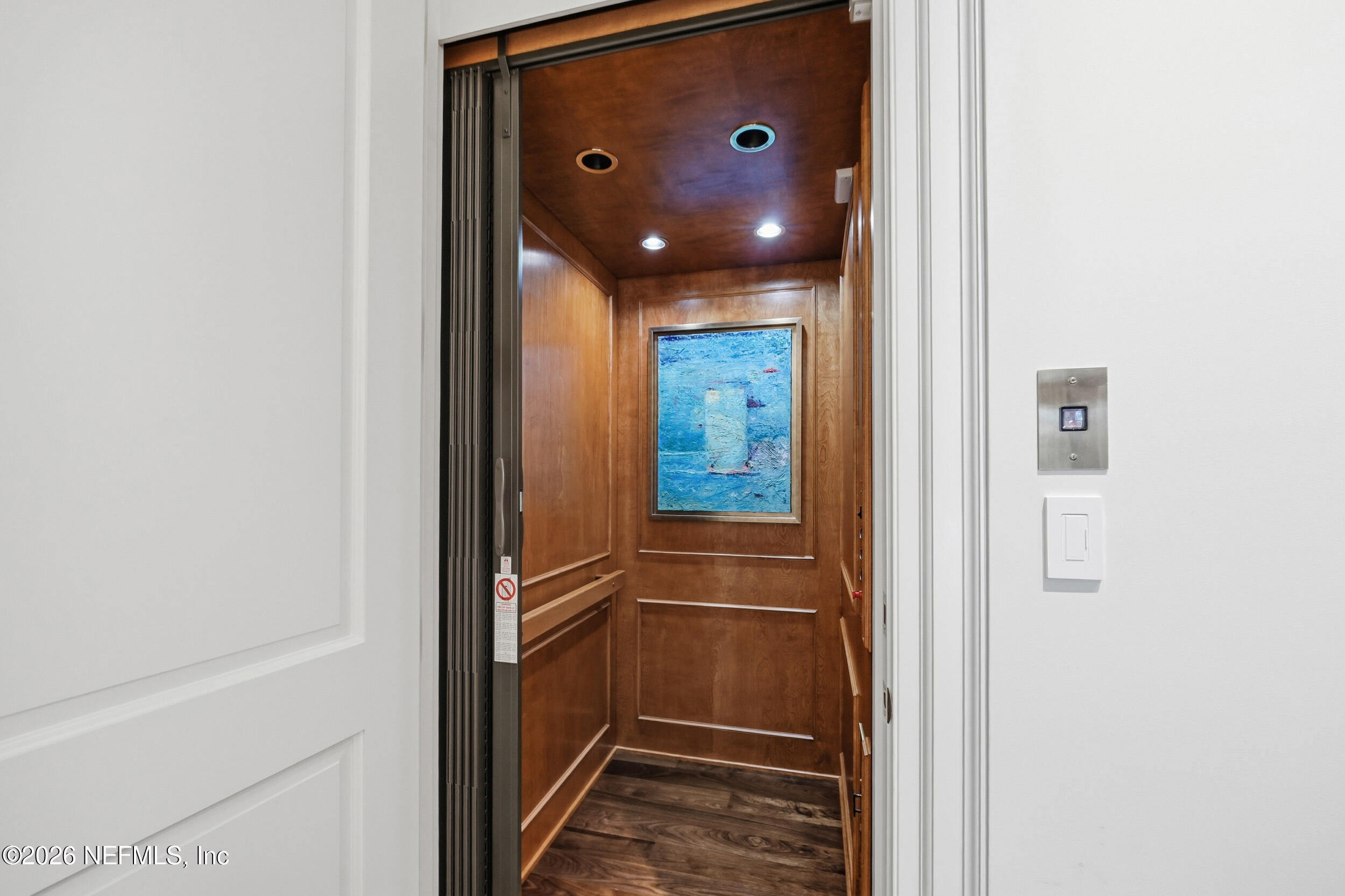 193 ADMIRALS Way S