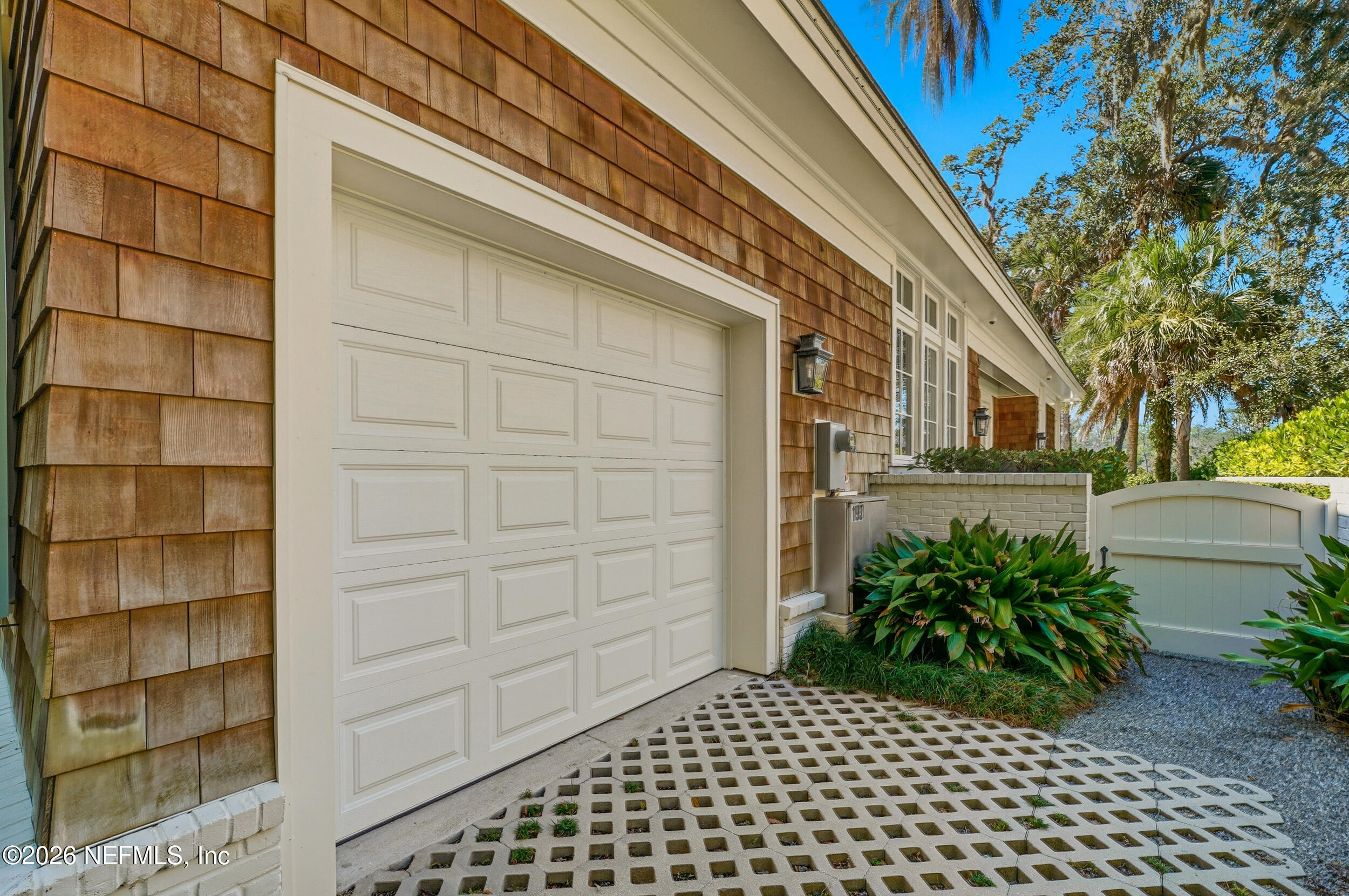 193 ADMIRALS Way S