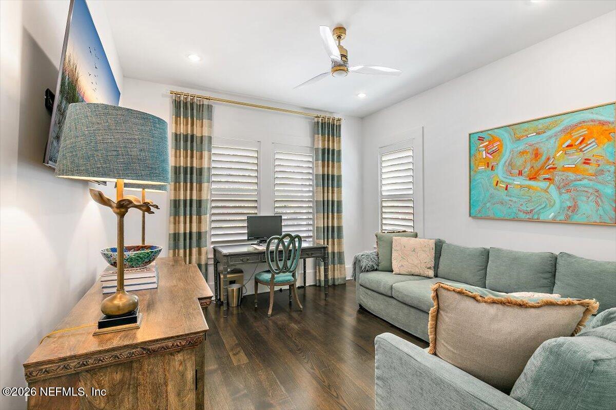 360 5TH Street