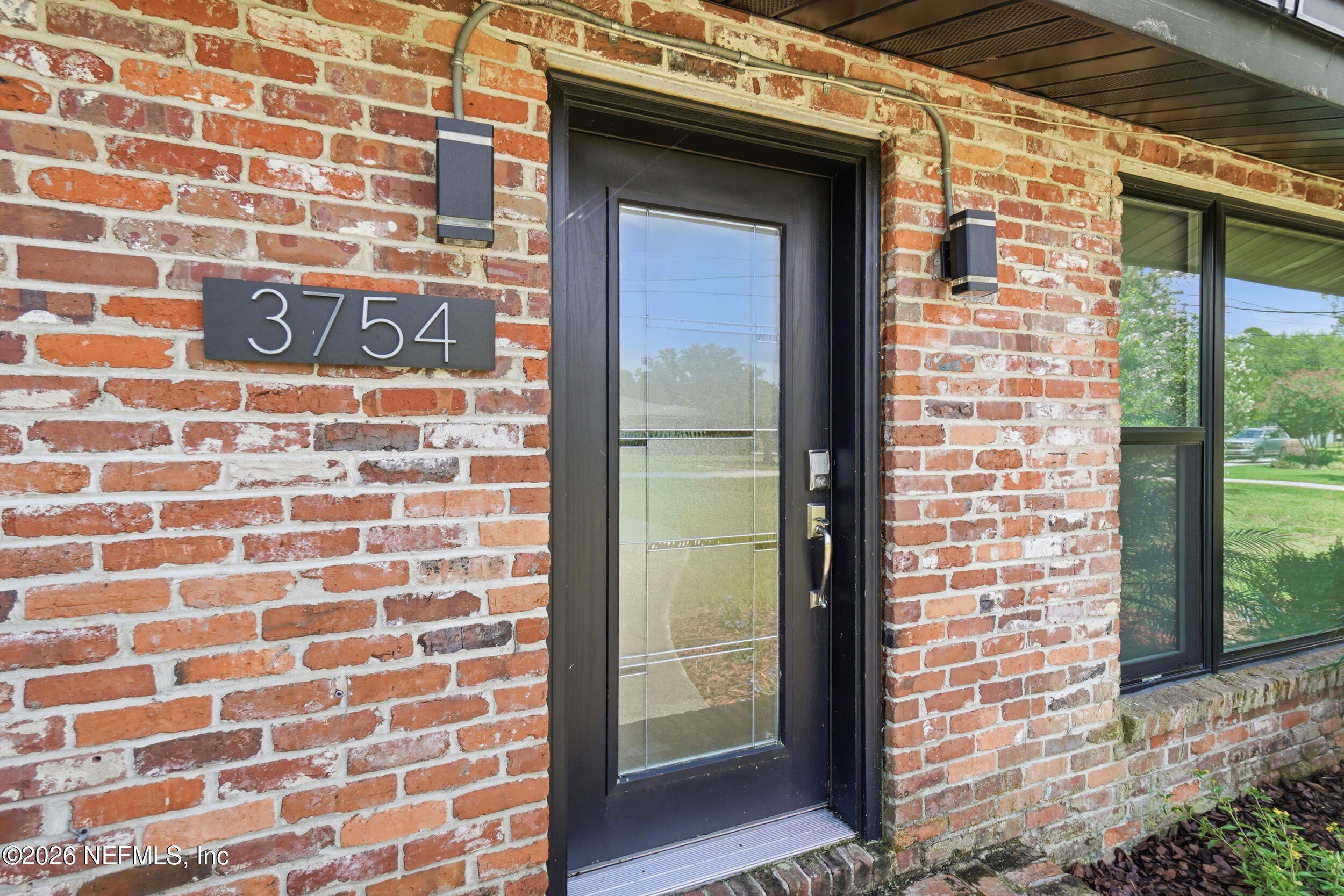 3754 RUSTIC Lane