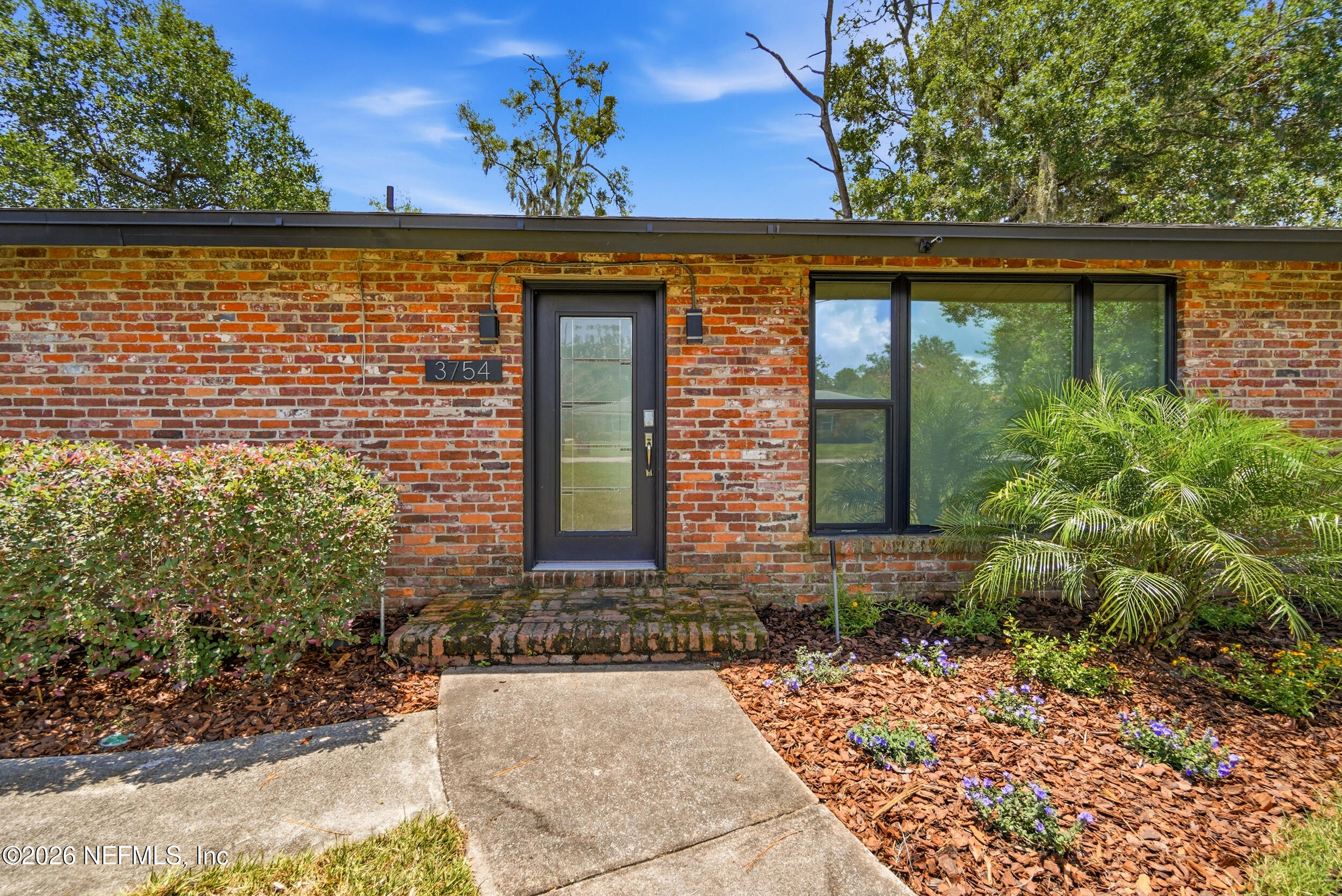 3754 RUSTIC Lane
